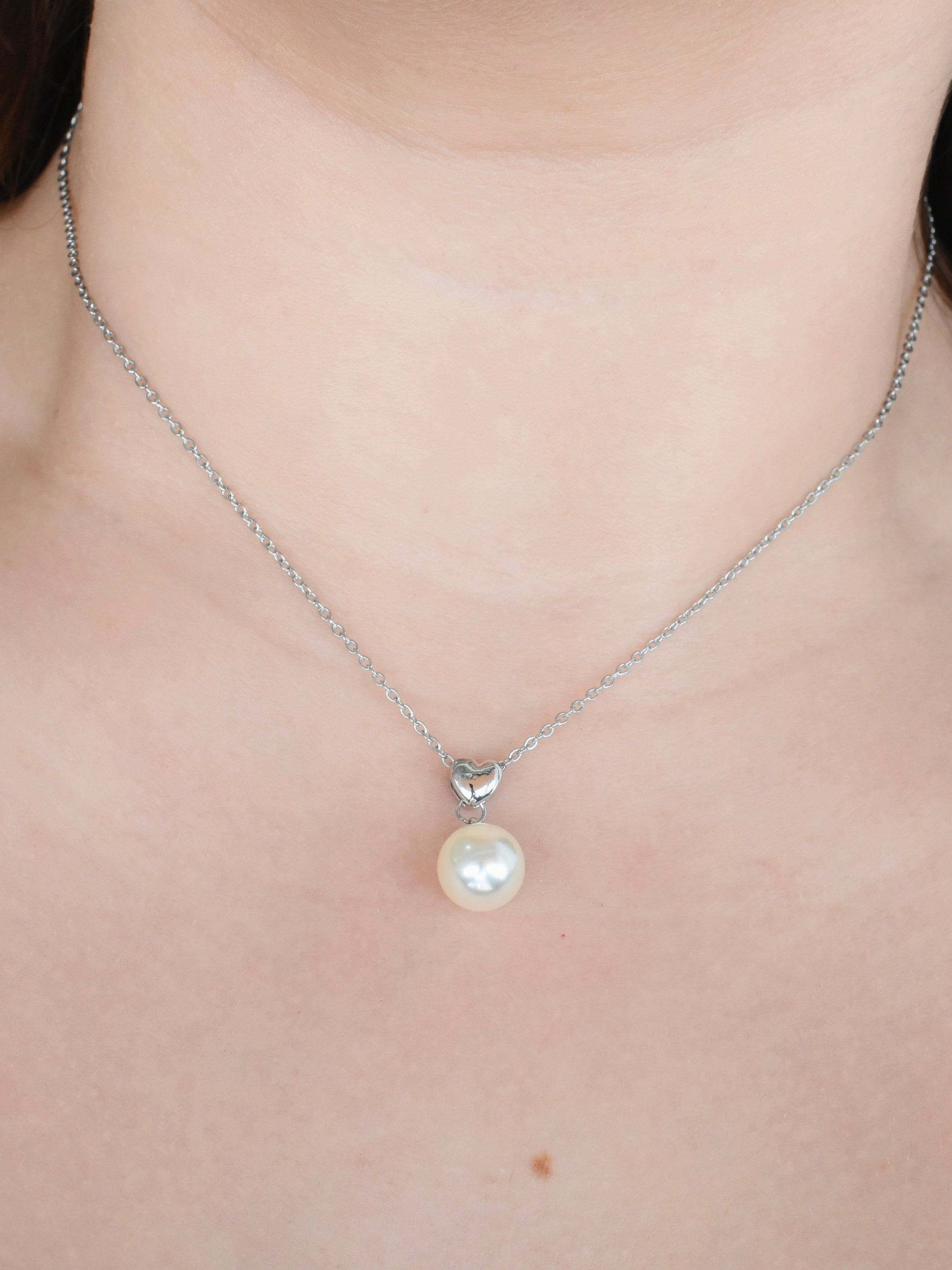 Gargantilla perla mini corazón