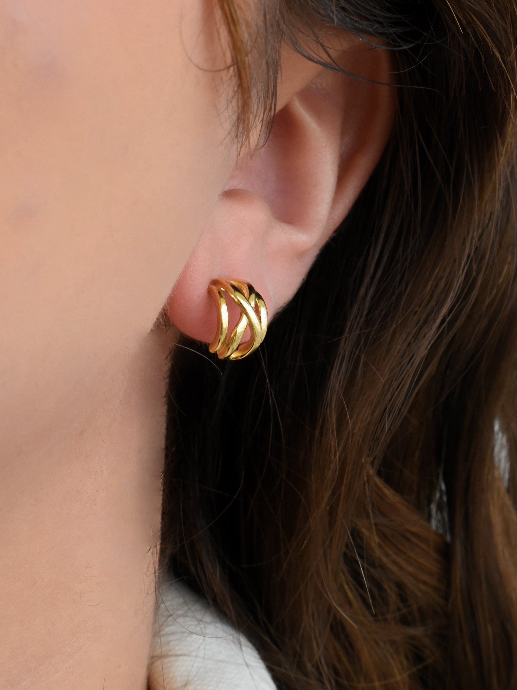 Aretes curvo líneas cruzadas