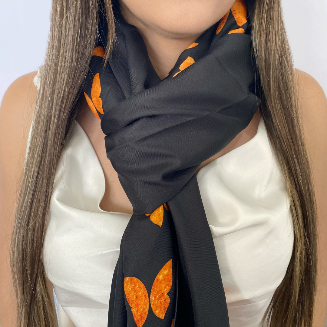 Pashmina seda con diseño de mariposas