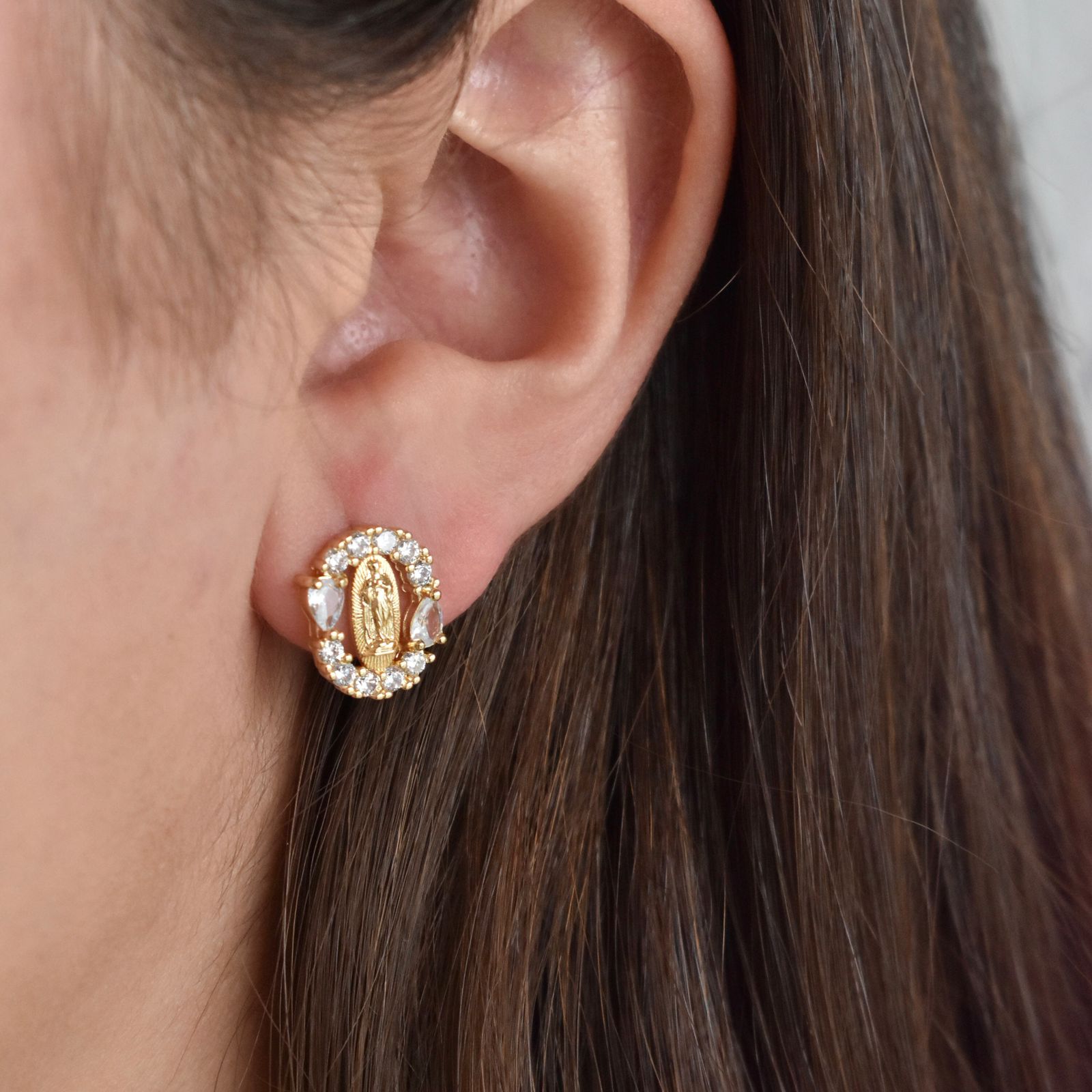 Aretes diseño virgen de guadalupe en ovalo