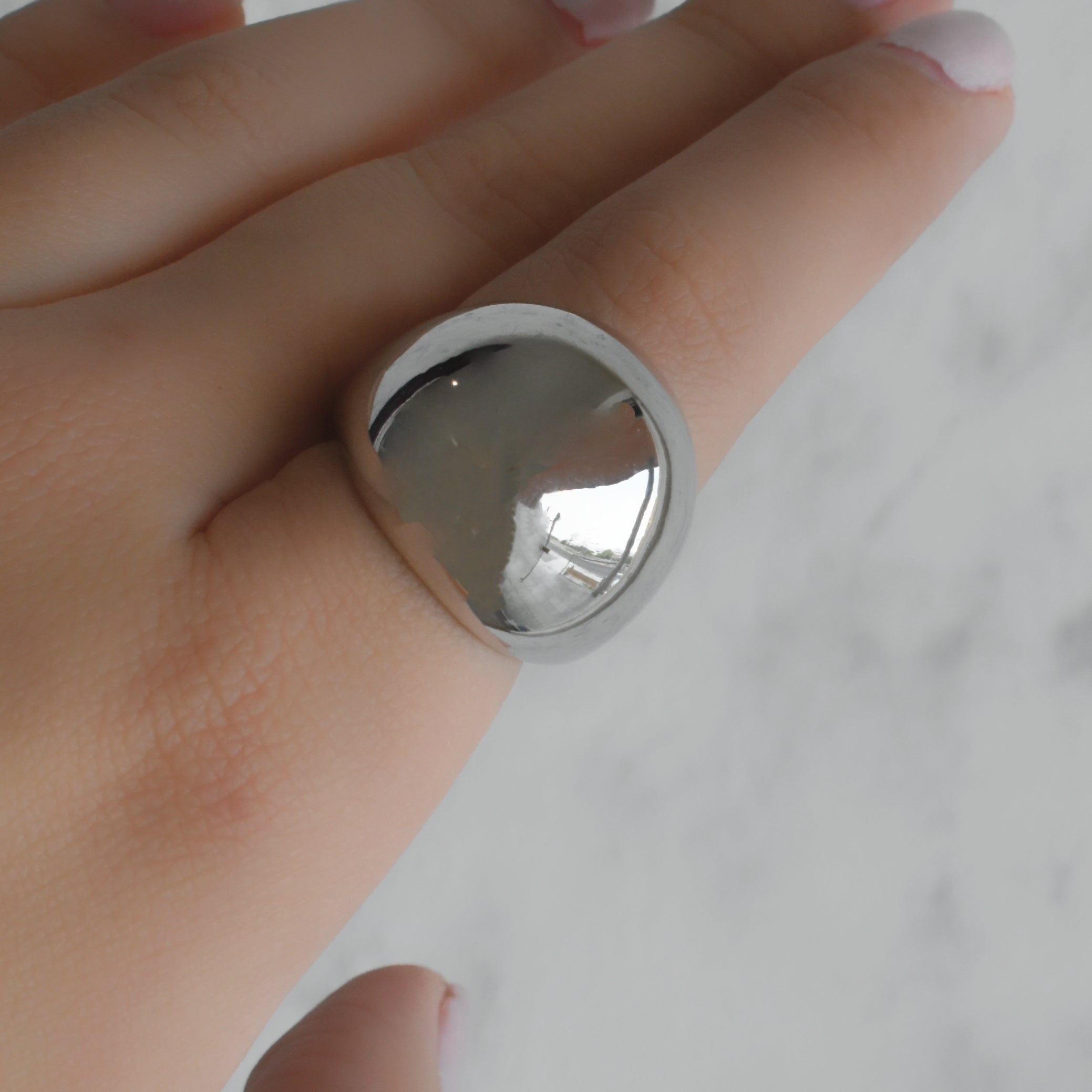 Anillo bola chunky (dorado o plateado)