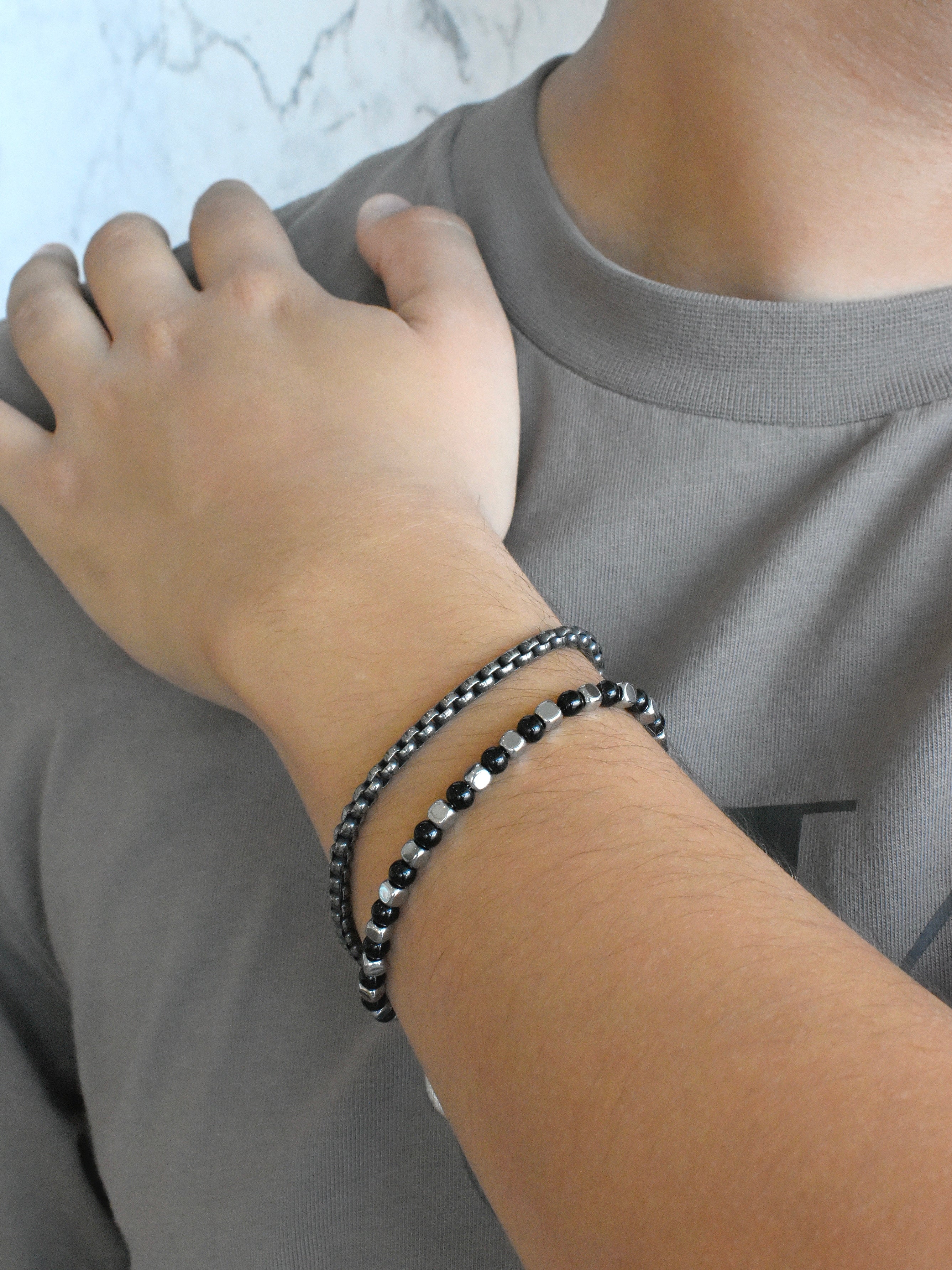Pulsera doble cilindro y bolitas negras