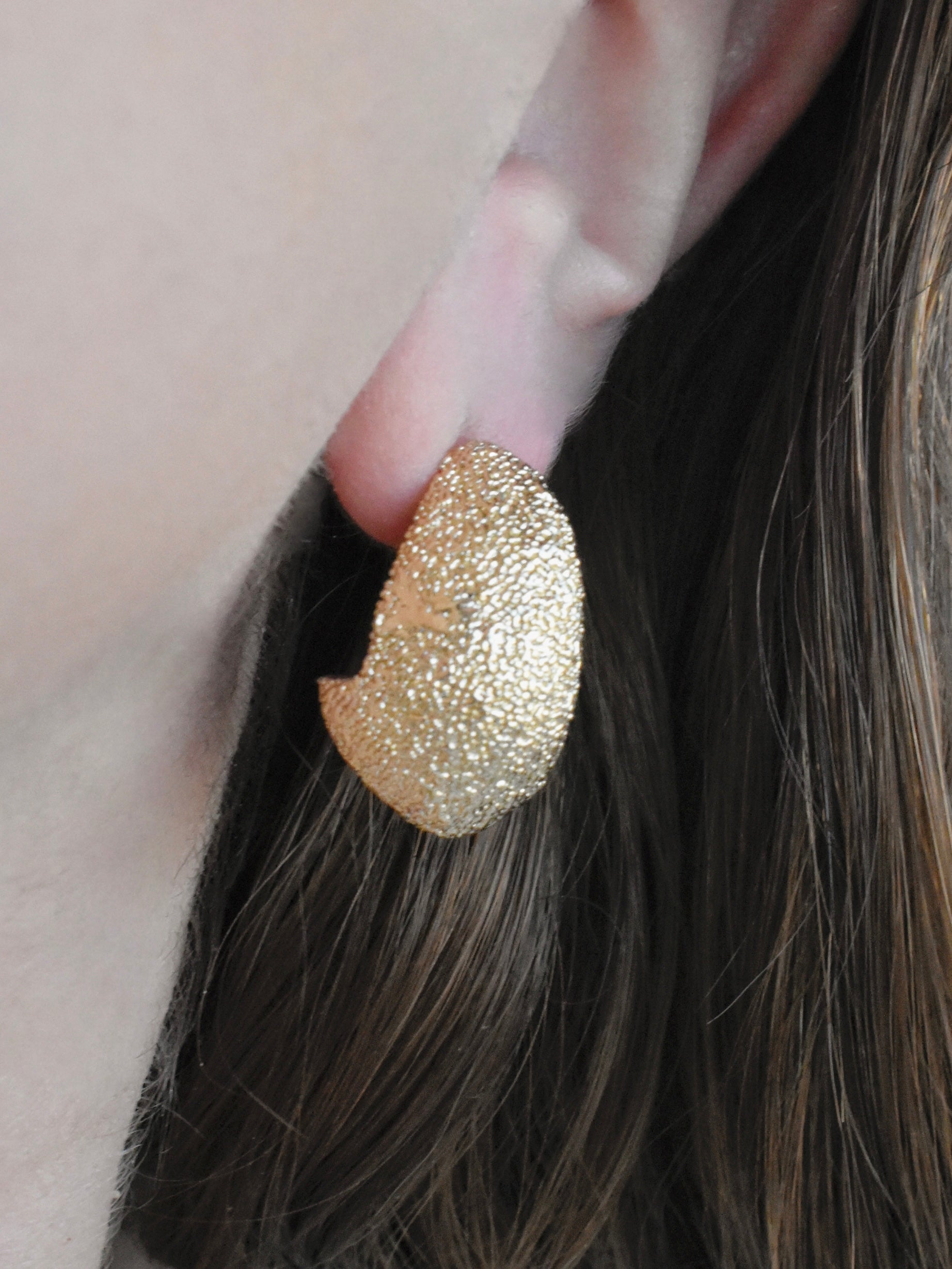 Aretes gota granulada