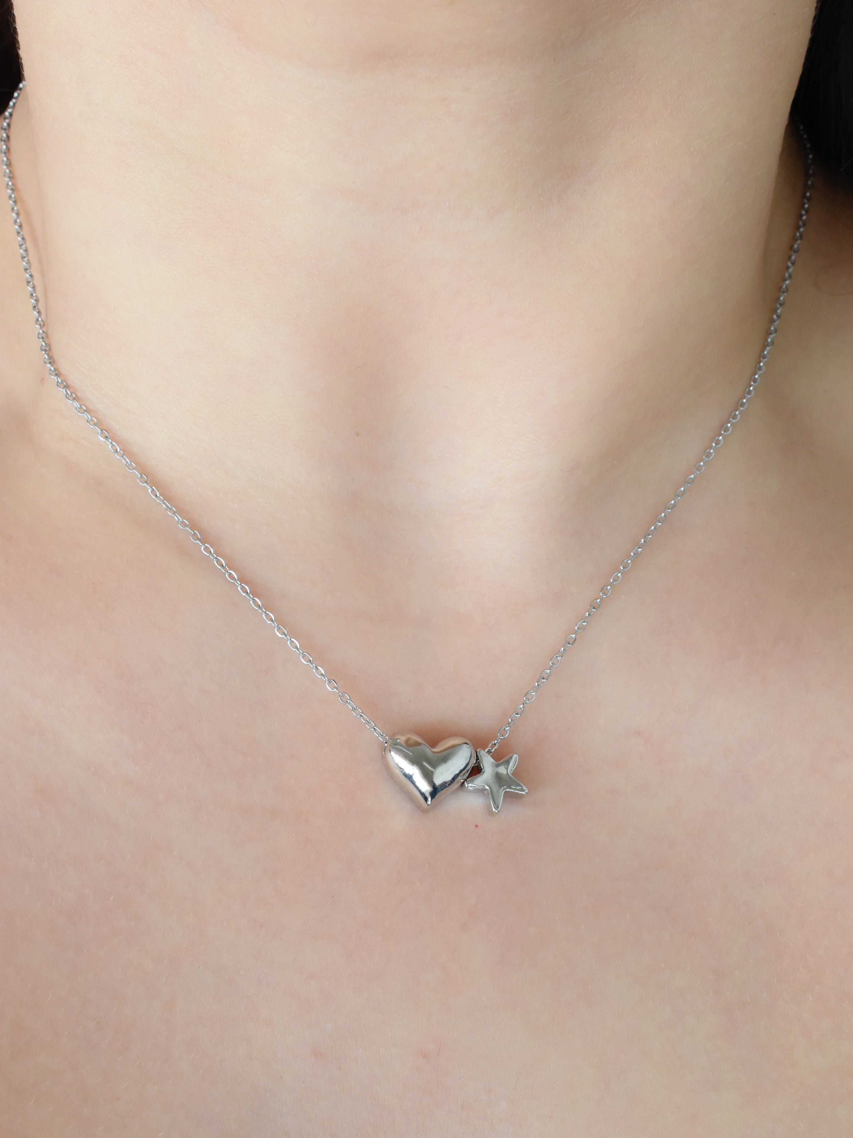 Gargantilla estrella y corazón
