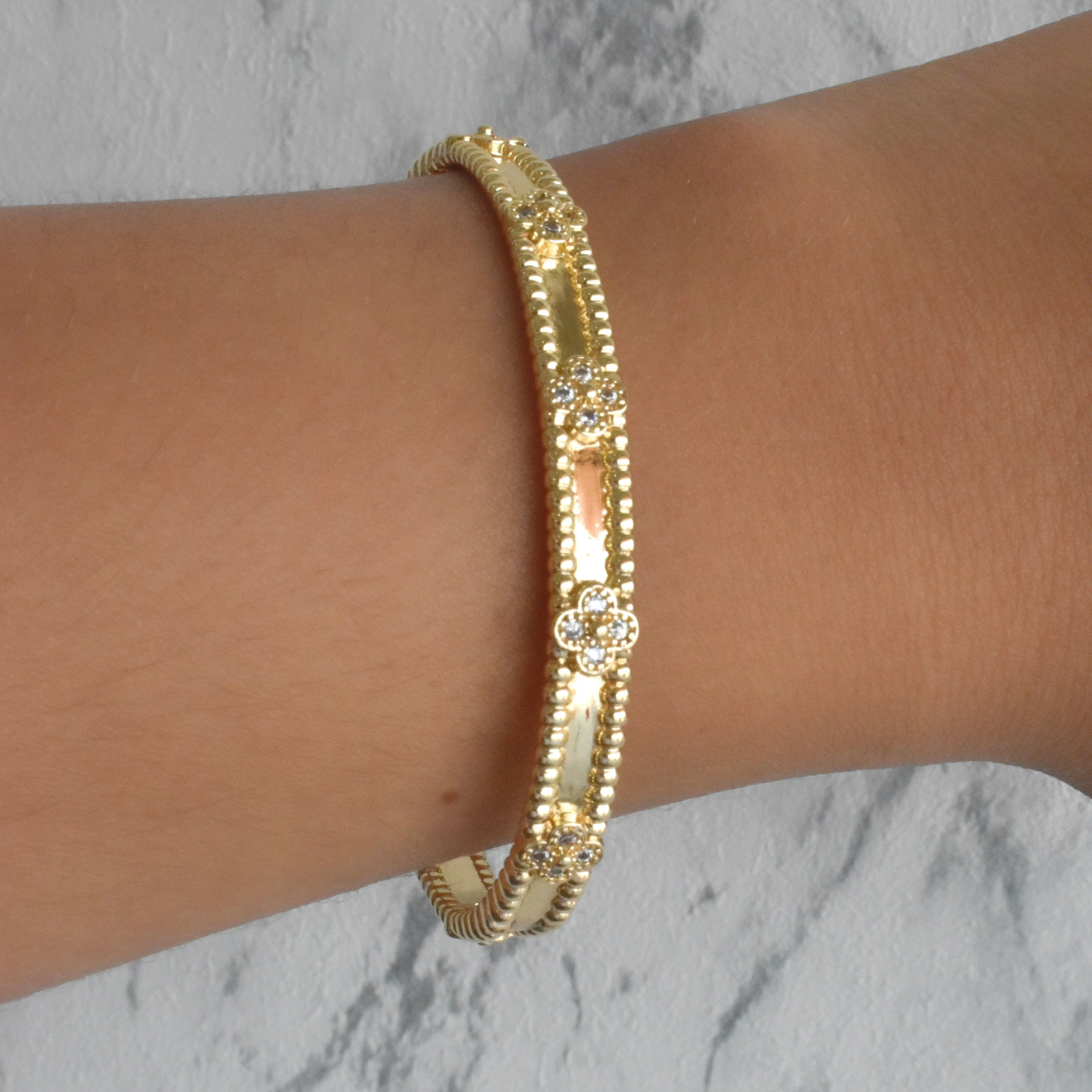 Brazalete delgado trébol