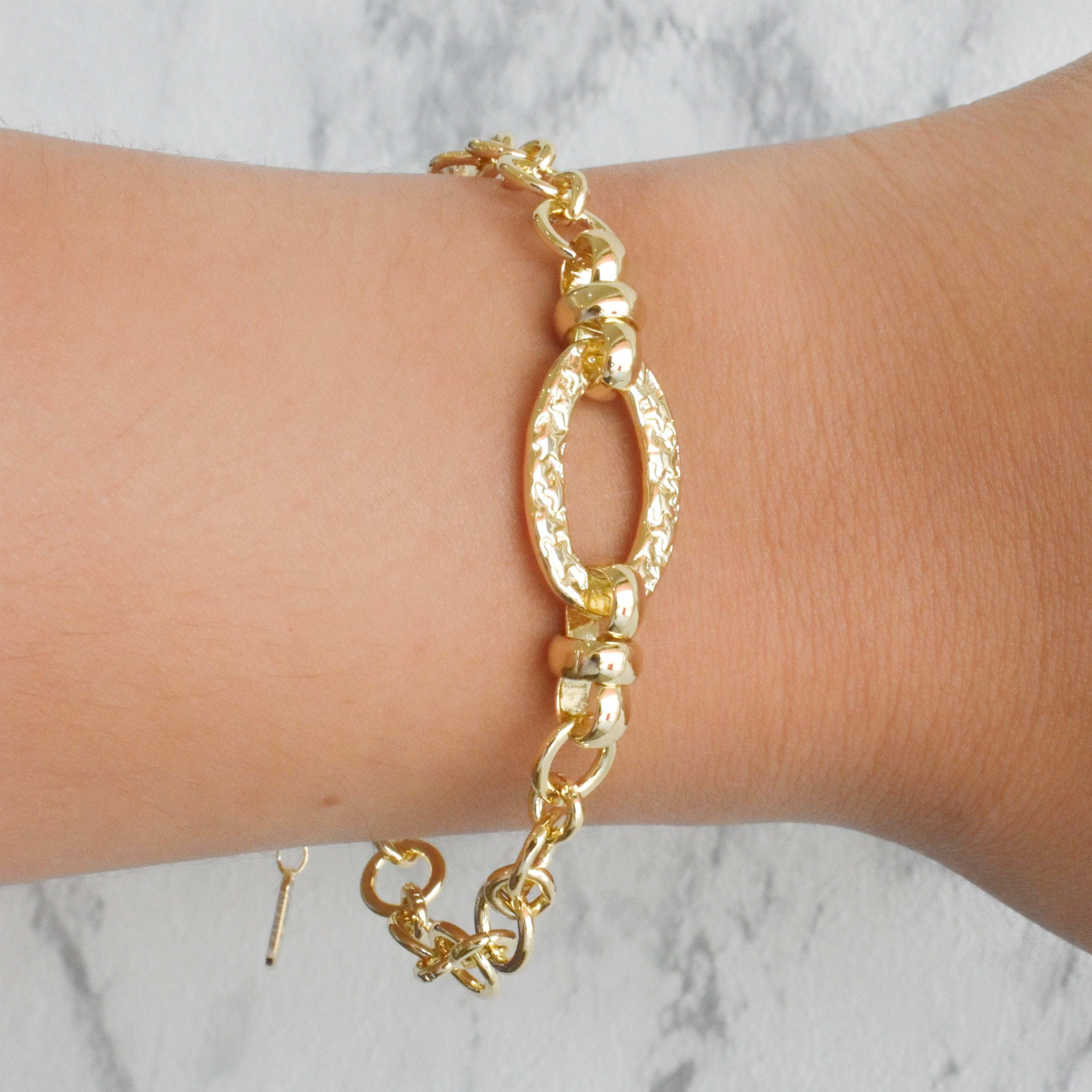 Pulsera óvalo martillado