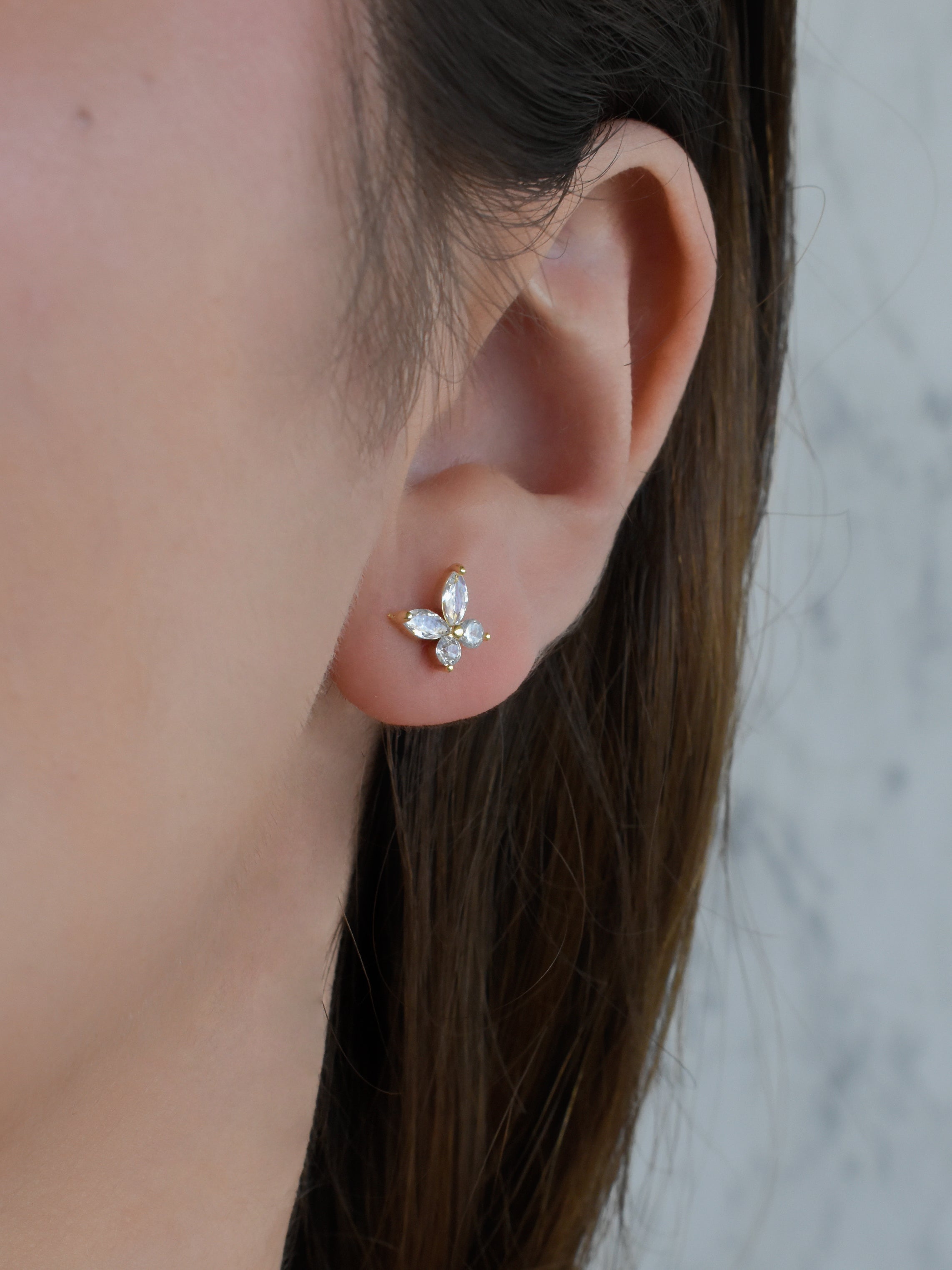 Aretes broquel mariposa circonia