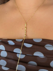 Collar corbatero gotitas