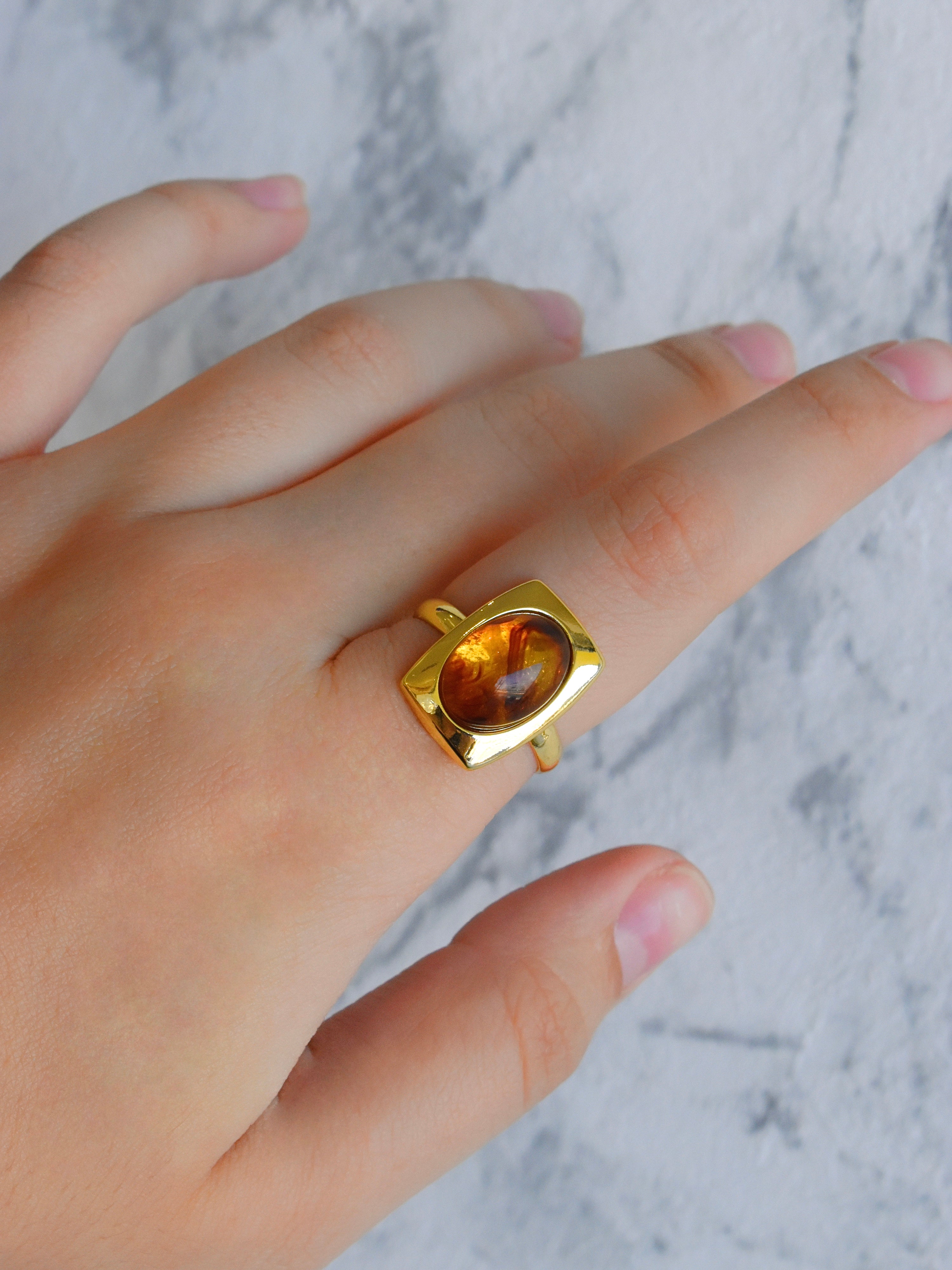 Anillo placa piedra (vino o clafé)