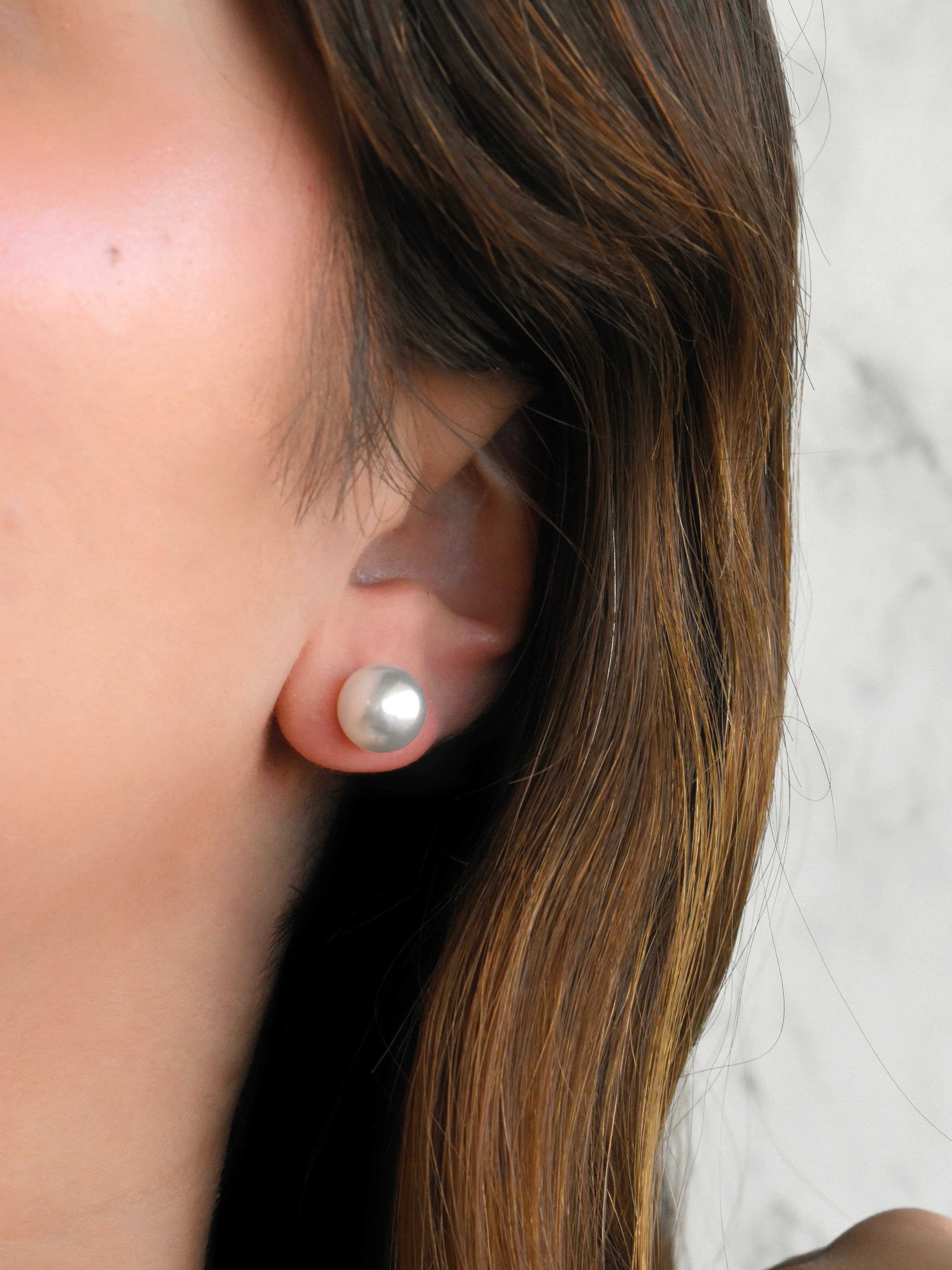 Aretes perla clásica (broche bolita)