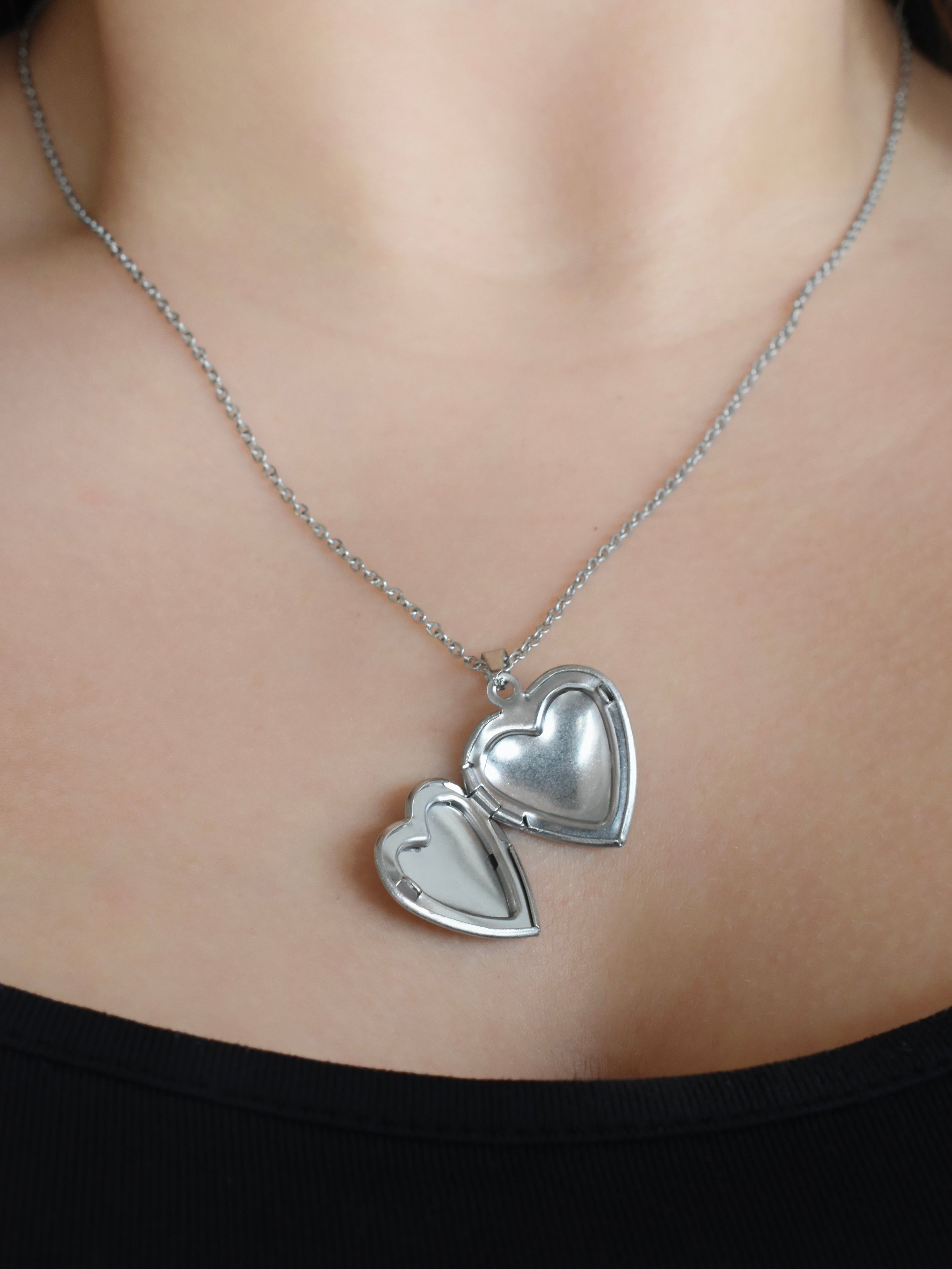 Gargantilla relicario corazón