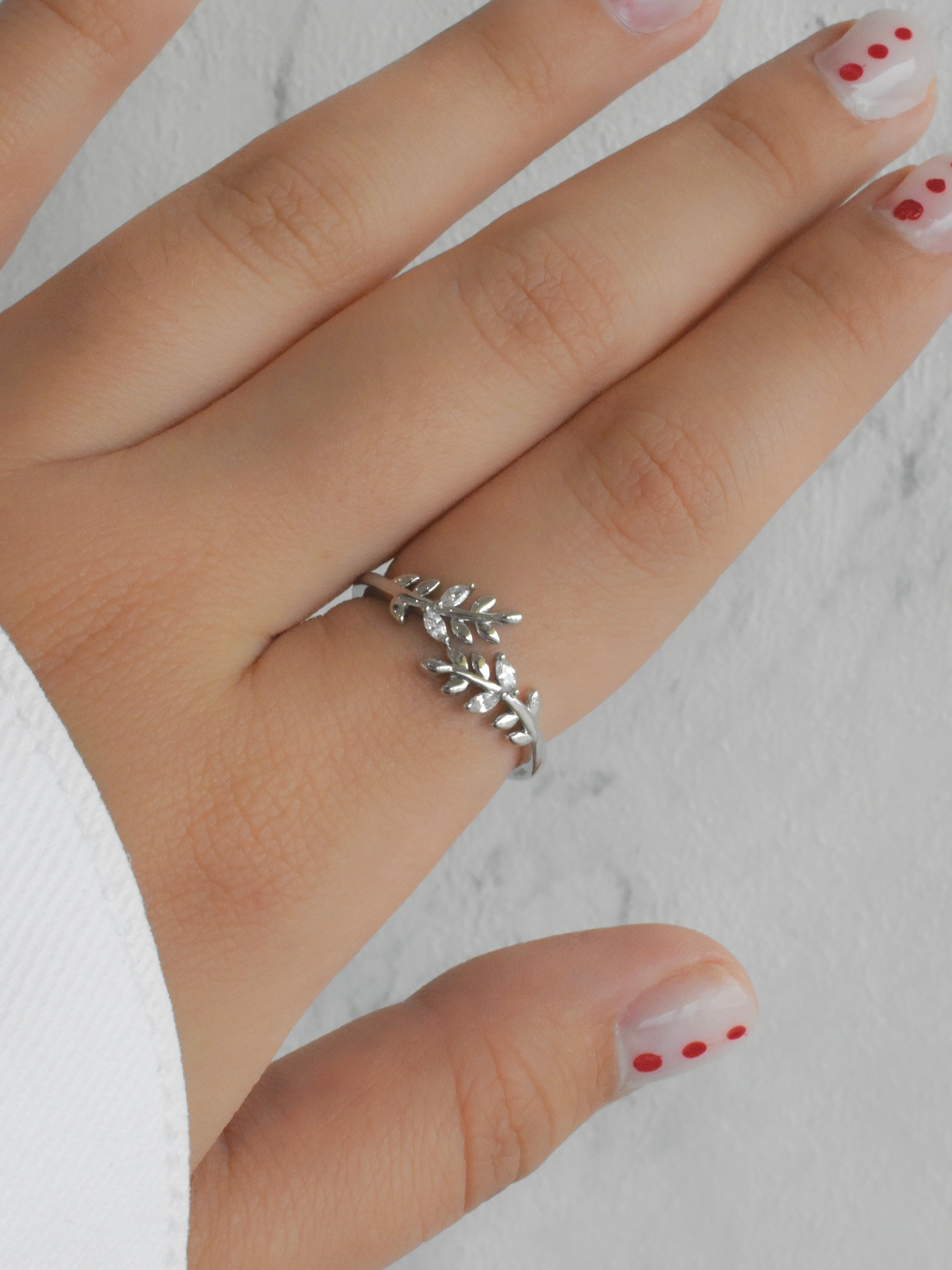Anillo hojas Laurel (dorado o plateado)