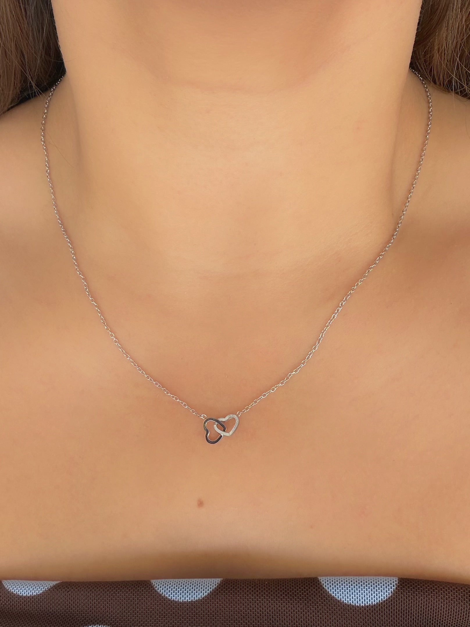 Gargantilla corazones entrelazados