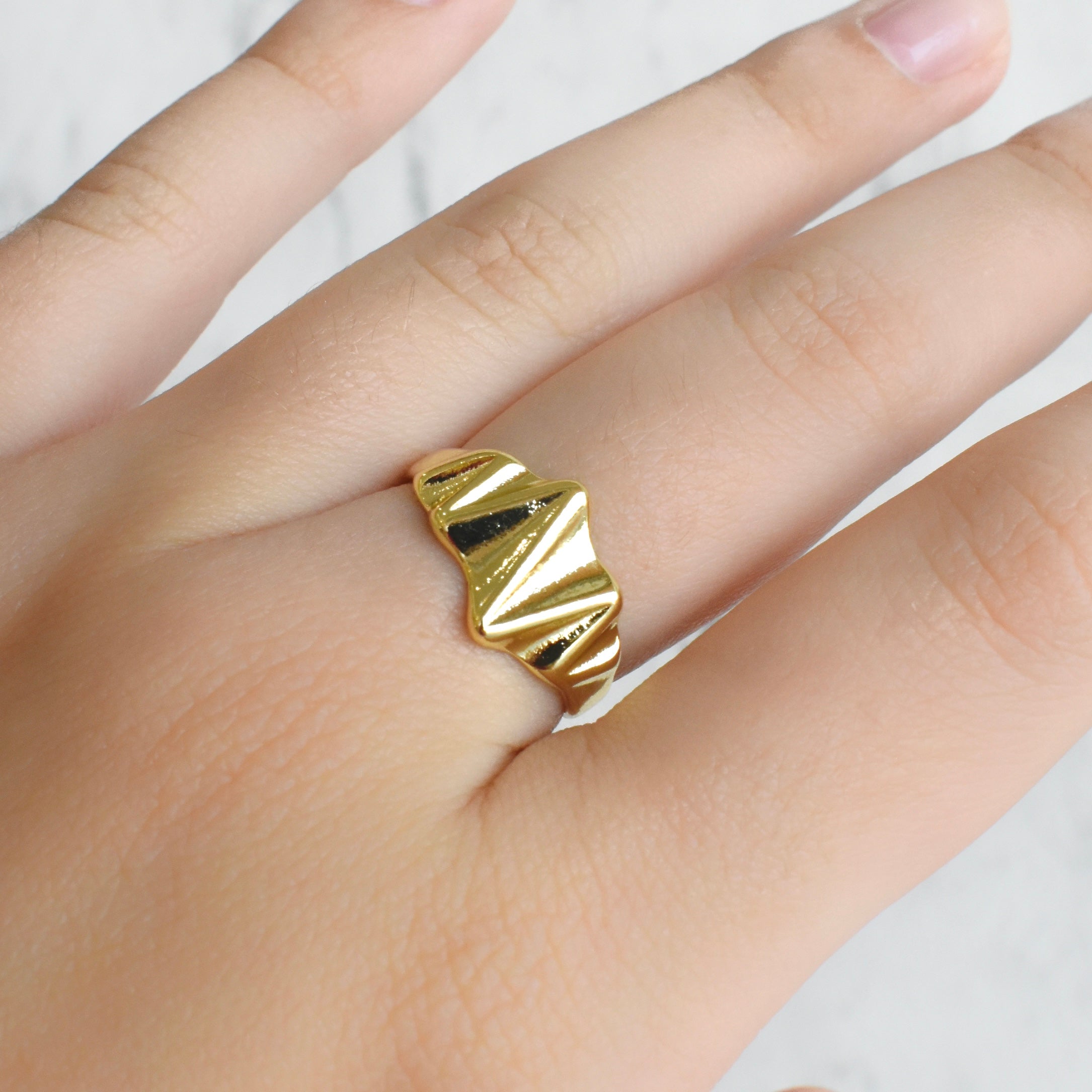 Anillo picos (dorado o plateado)