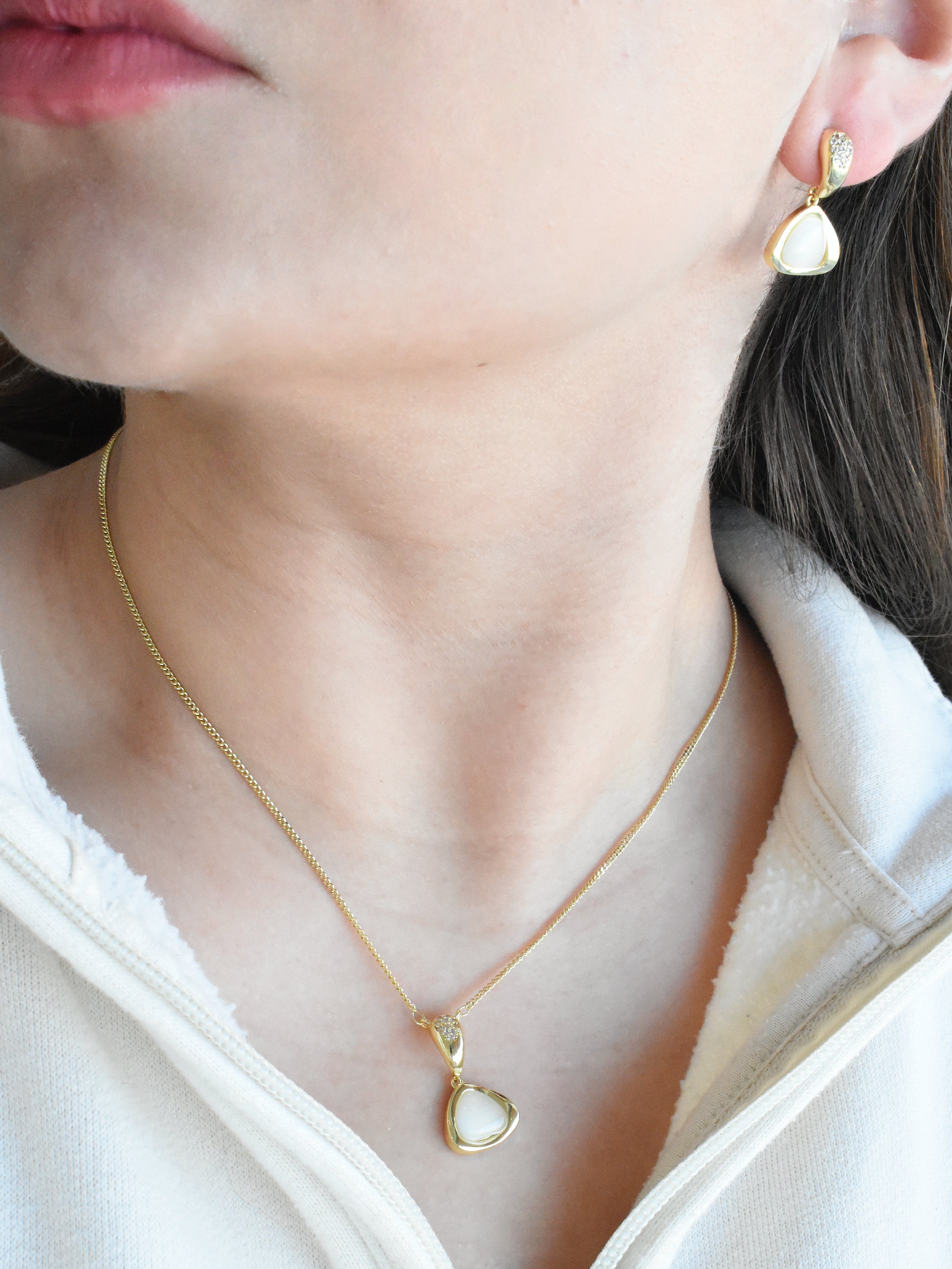 Juego triángulo blanco y gota