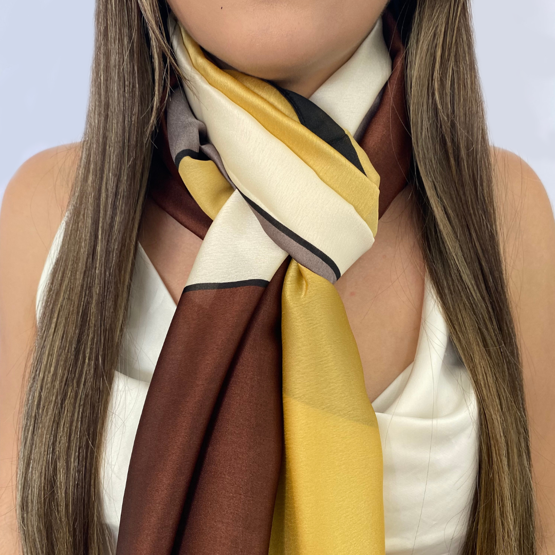 Pashmina seda con diseño de cuadros café y amarillo