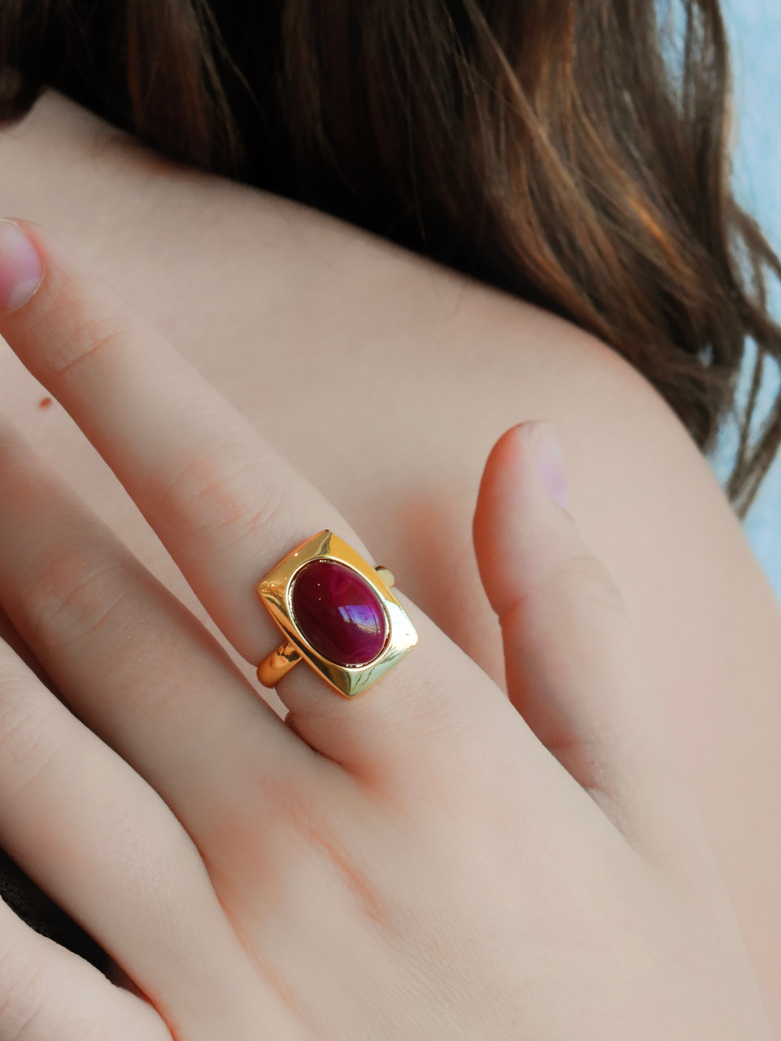 Anillo placa piedra (vino o clafé)