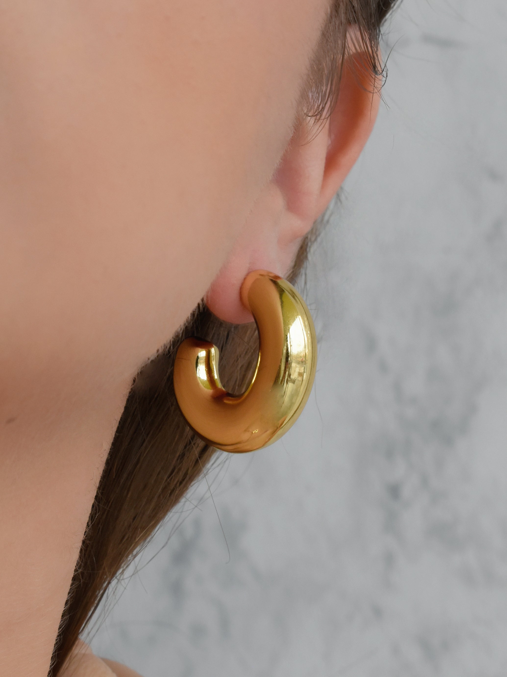 Arete hoop chunky "C"