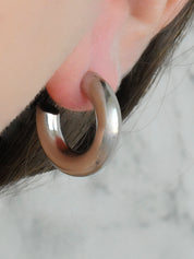 Aretes hoops clásicos (dorados o plateados)