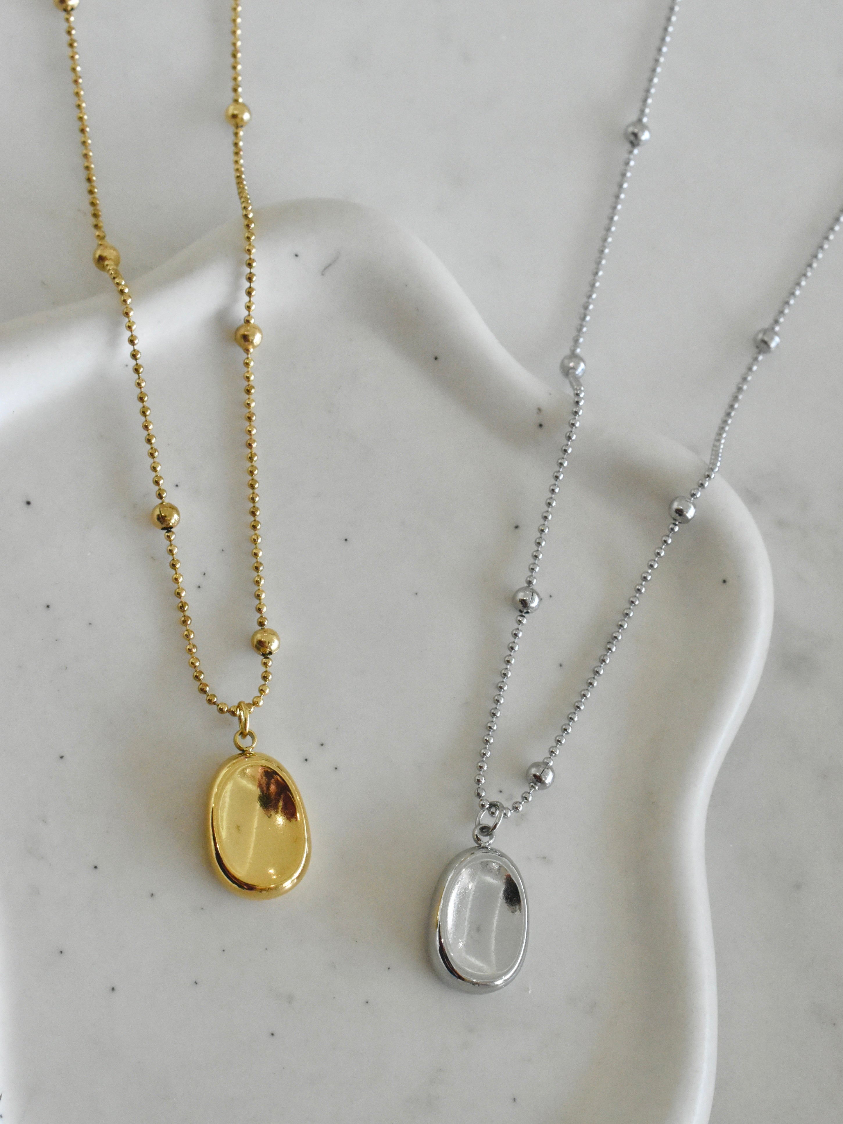 Gargantilla óvalo aplastado (dorado o plateado)