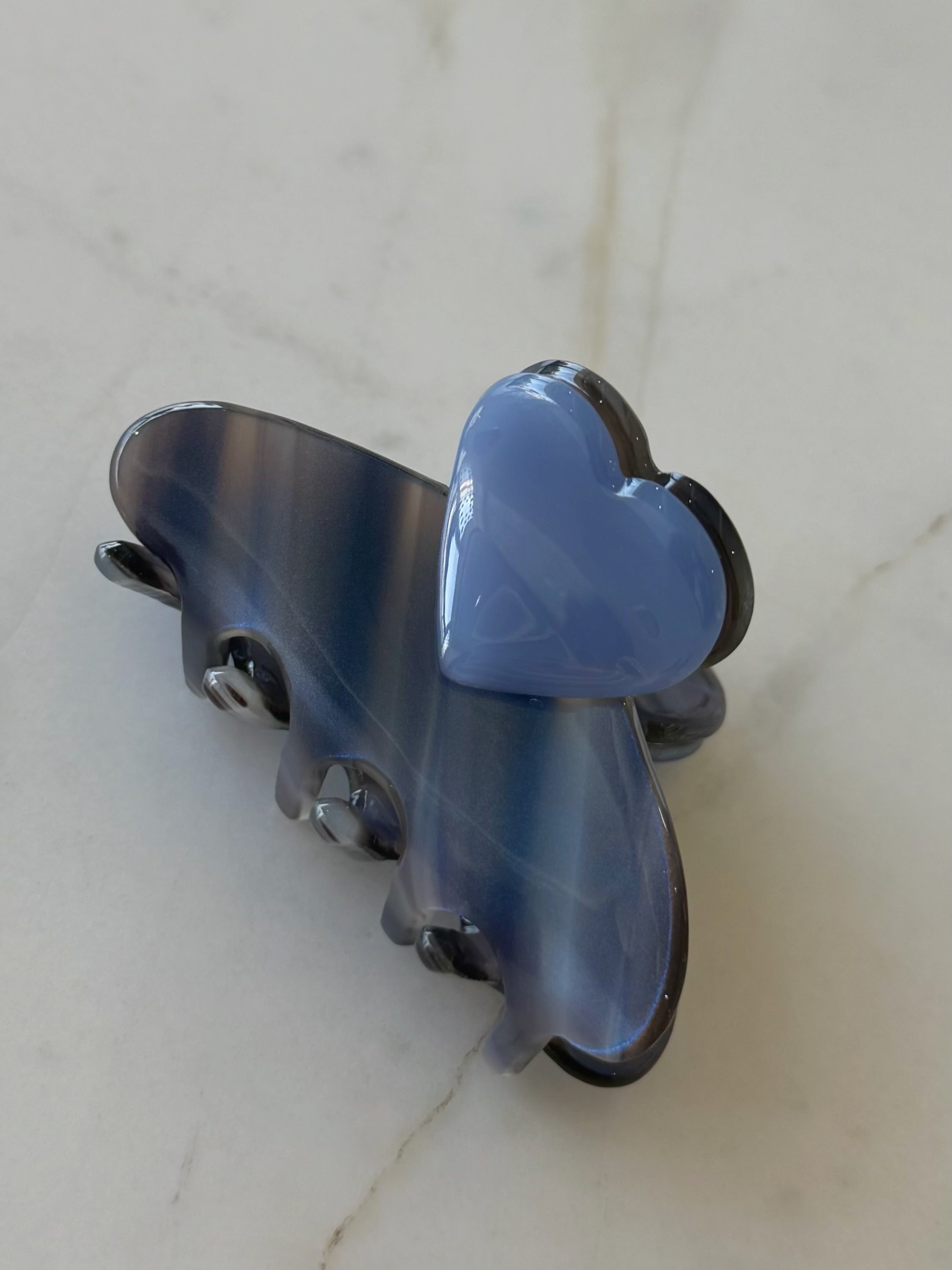 Pinza mini corazón azul tornasol
