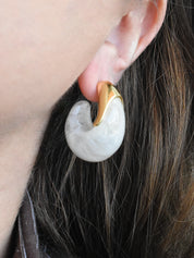 Aretes gota chunky resina (blancos o cafés)
