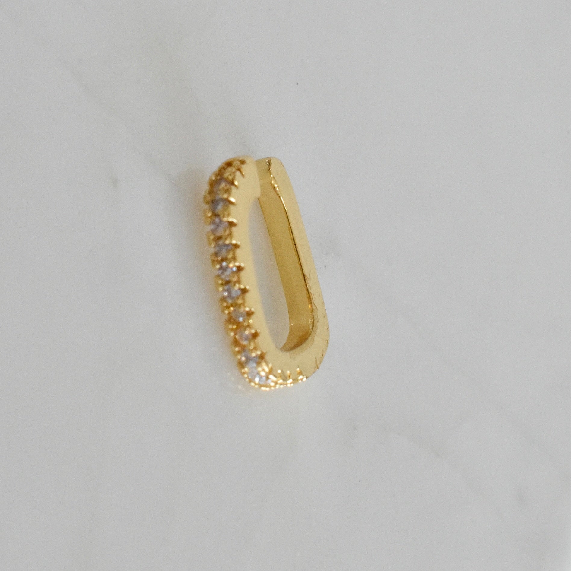 Arete earcuff circonias
