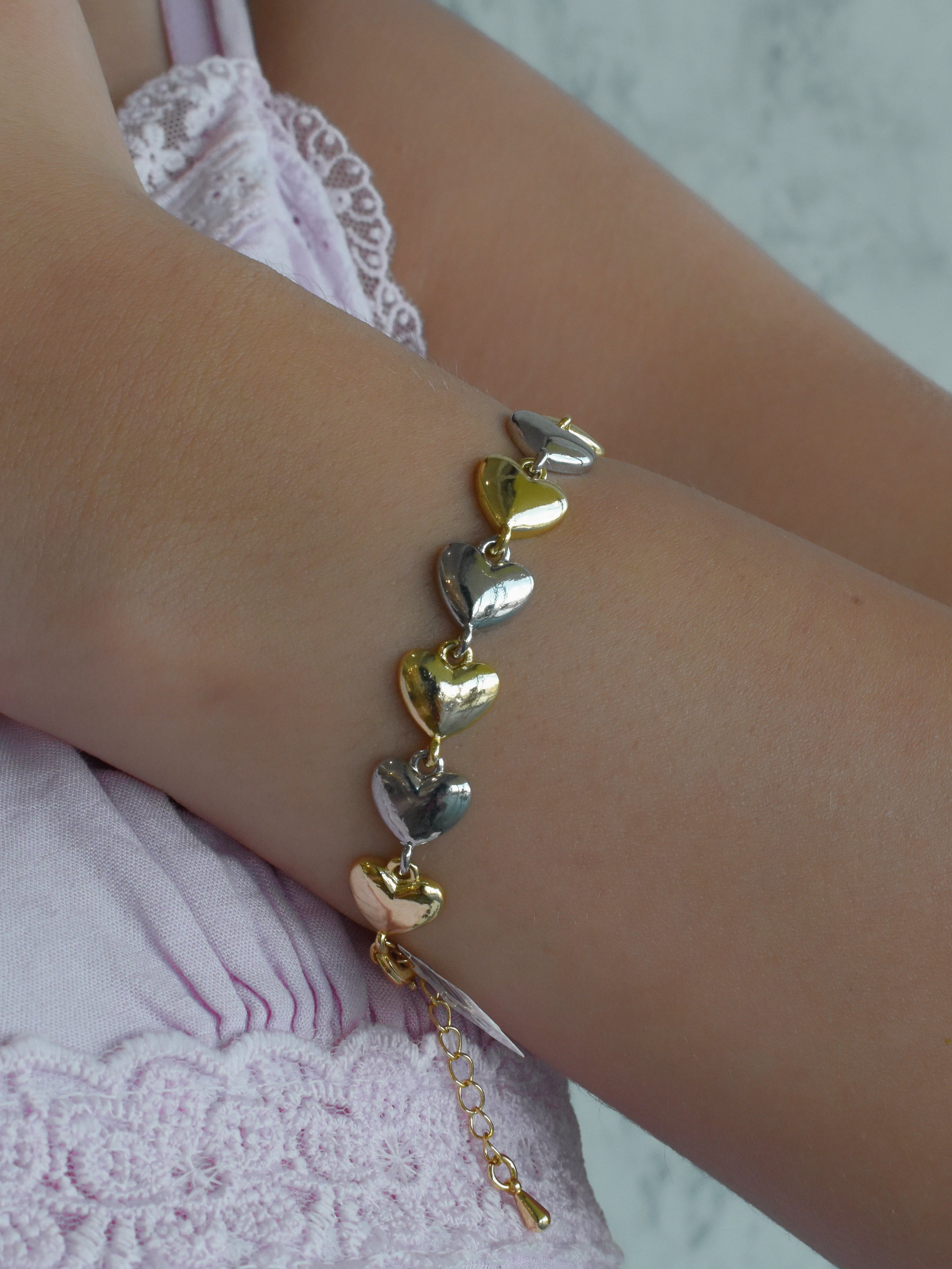 Pulsera bicolor fila corazones