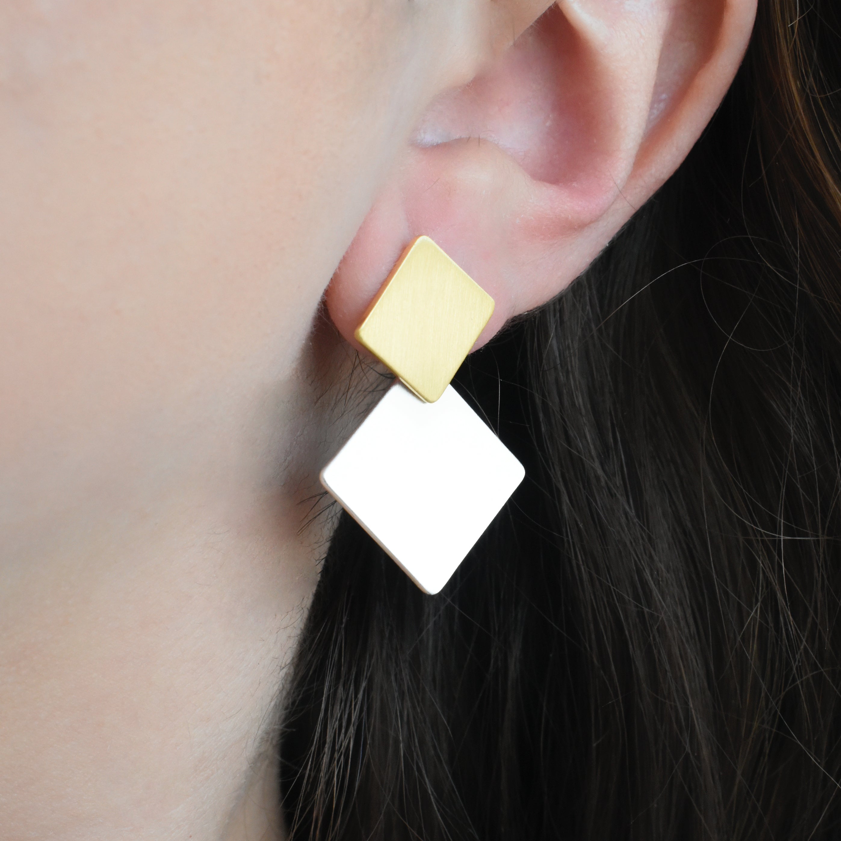 Aretes rombo bicolor mate