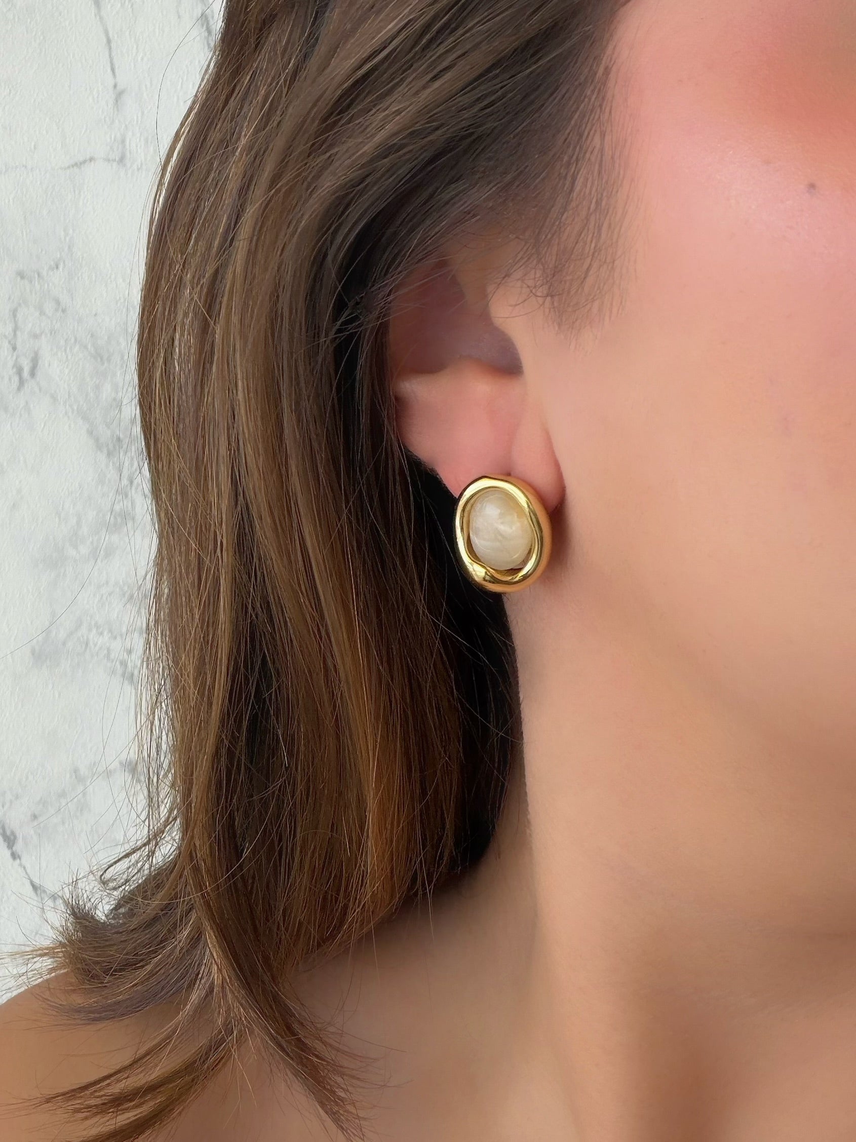 Aretes óvalo piedra blanca