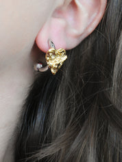 Aretes hoop corazón diseño bicolor