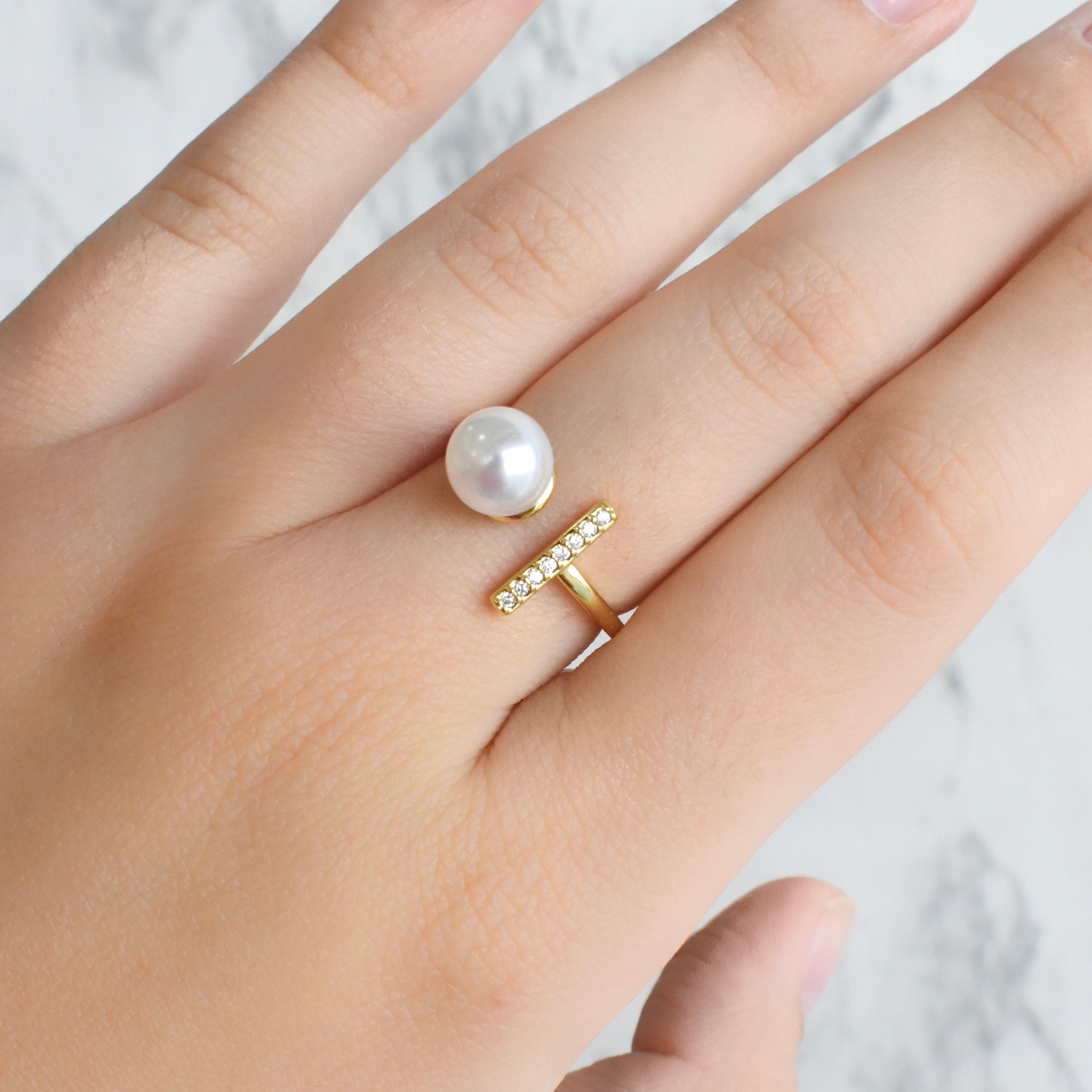 Anillo barra circonias