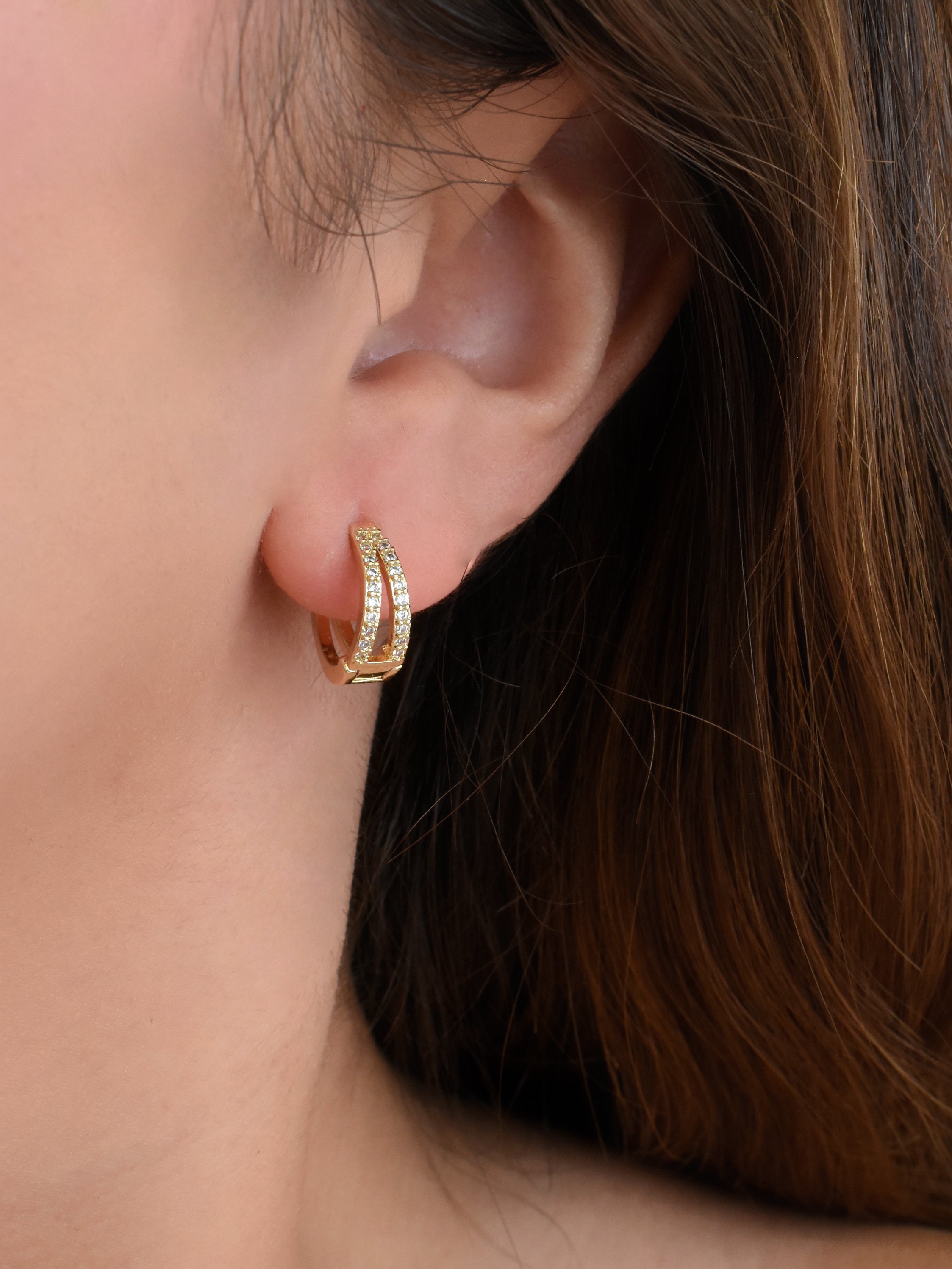 Aretes circonias trángulo