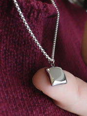 Gargantilla cuadrado liso