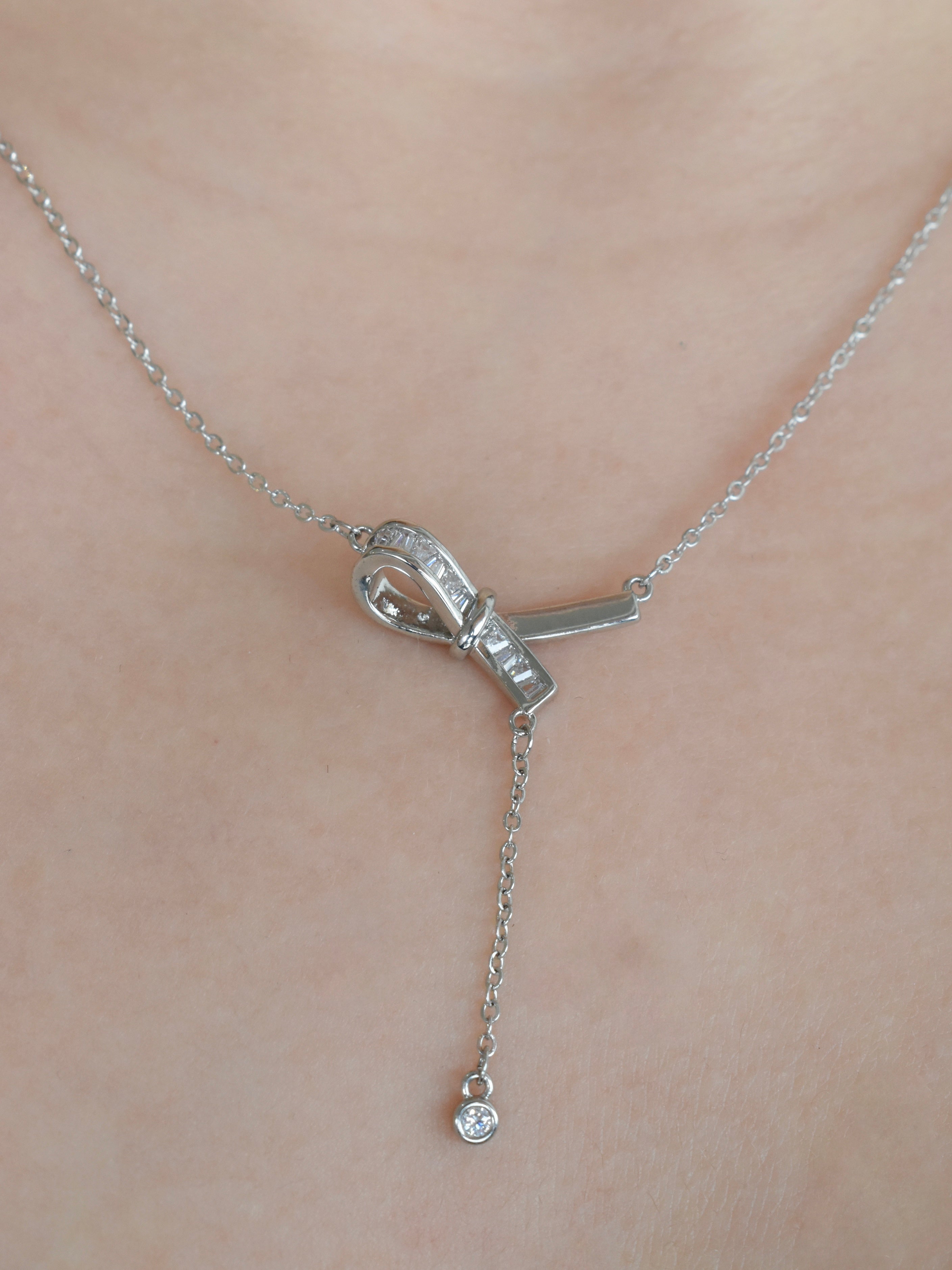 Gargantilla lazo circonia