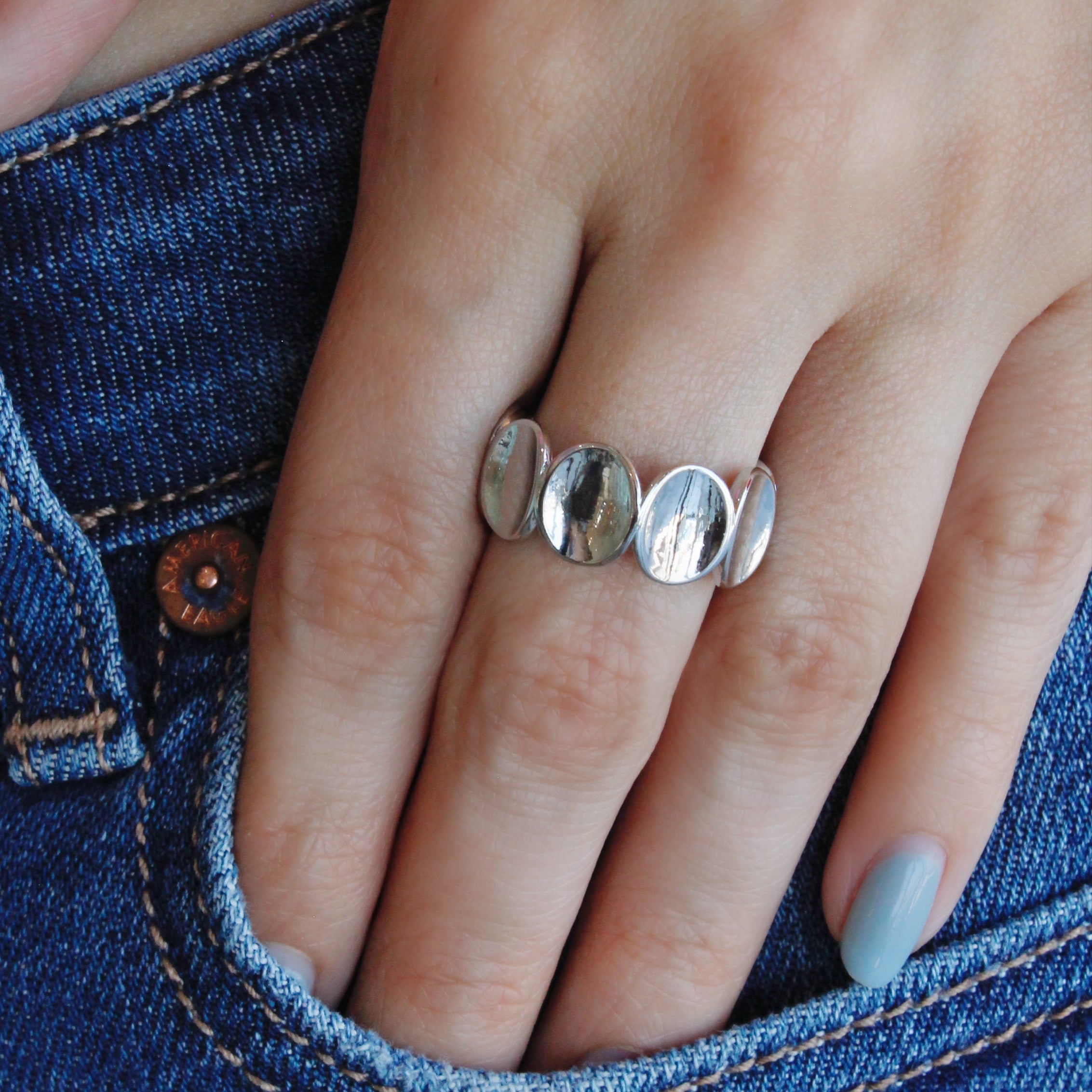 Anillo óvalos curvos