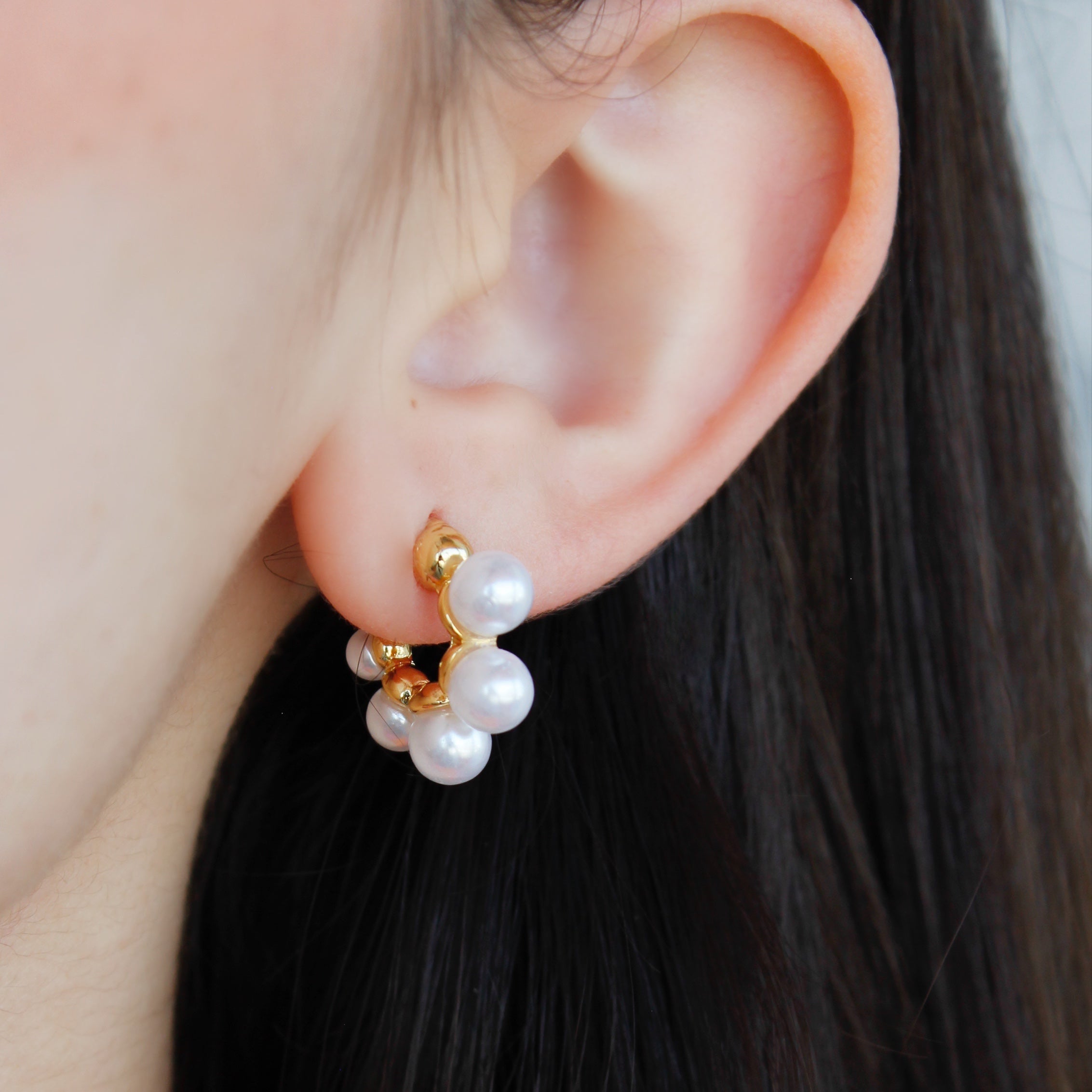 Arete hoop perlitas