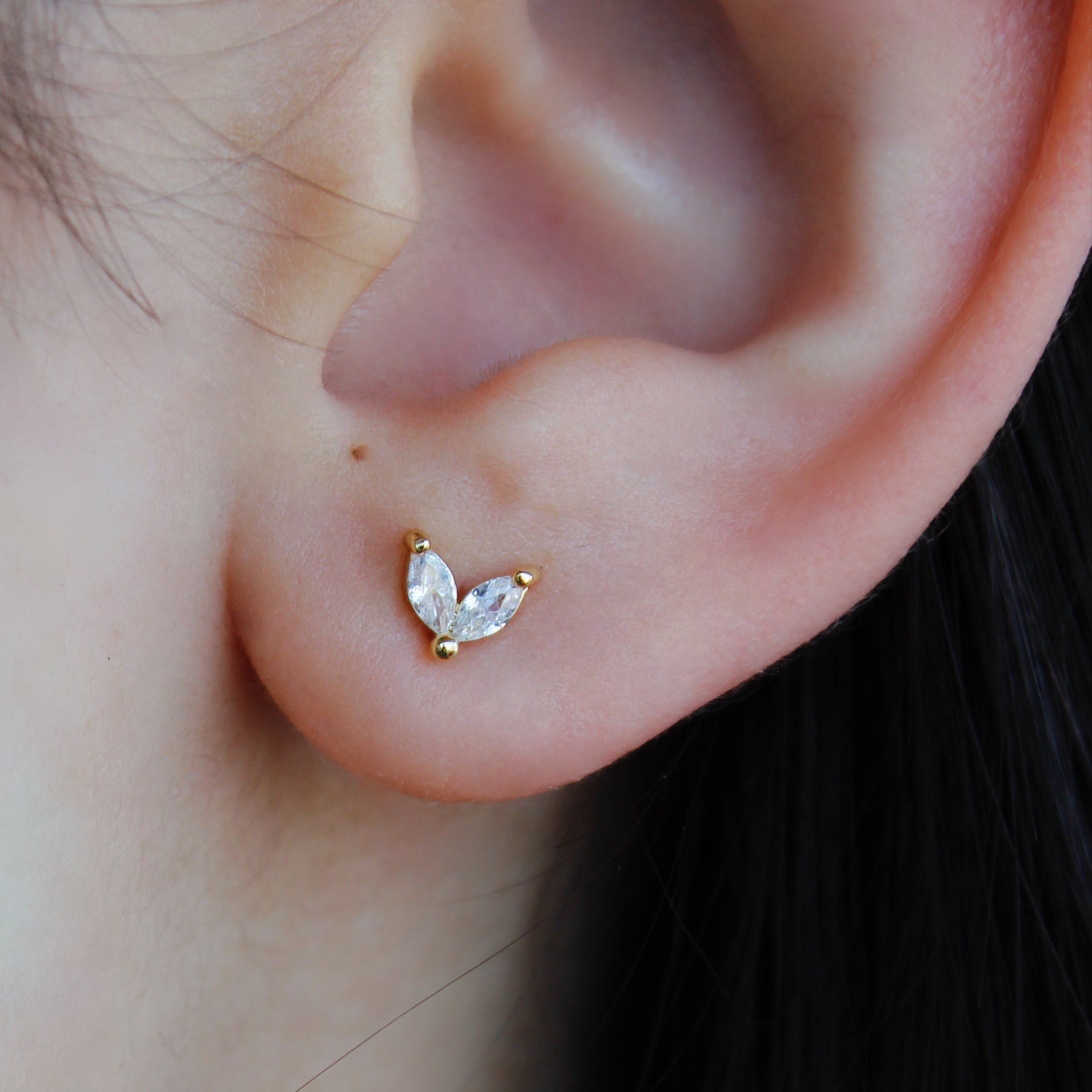 Arete piercing hojitas circonias