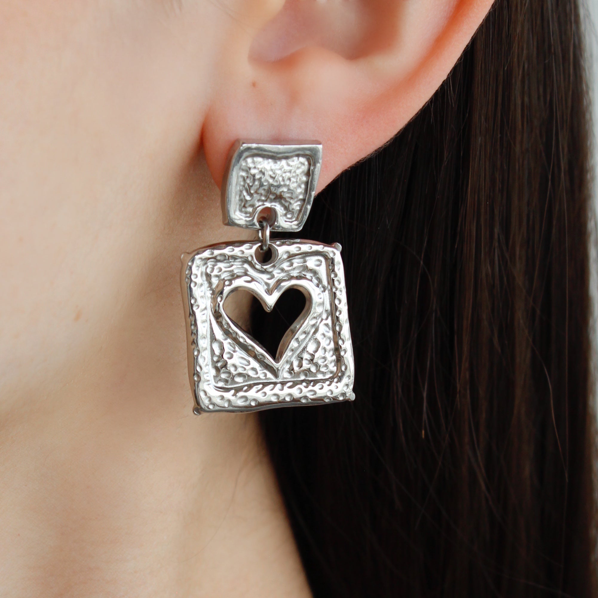 Aretes cuadrado corazón (dorado o plateado)