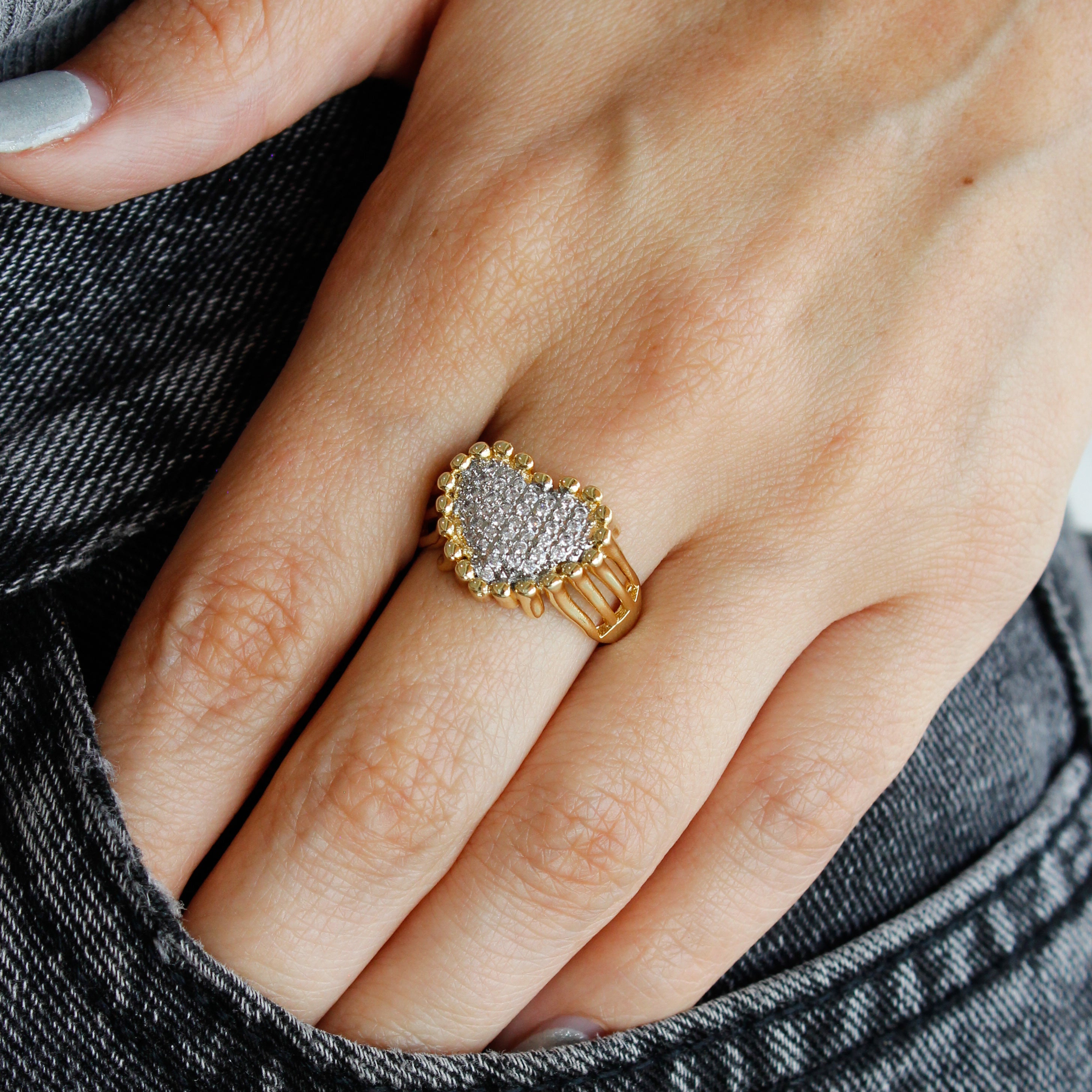 Anillo corazón circonias pave