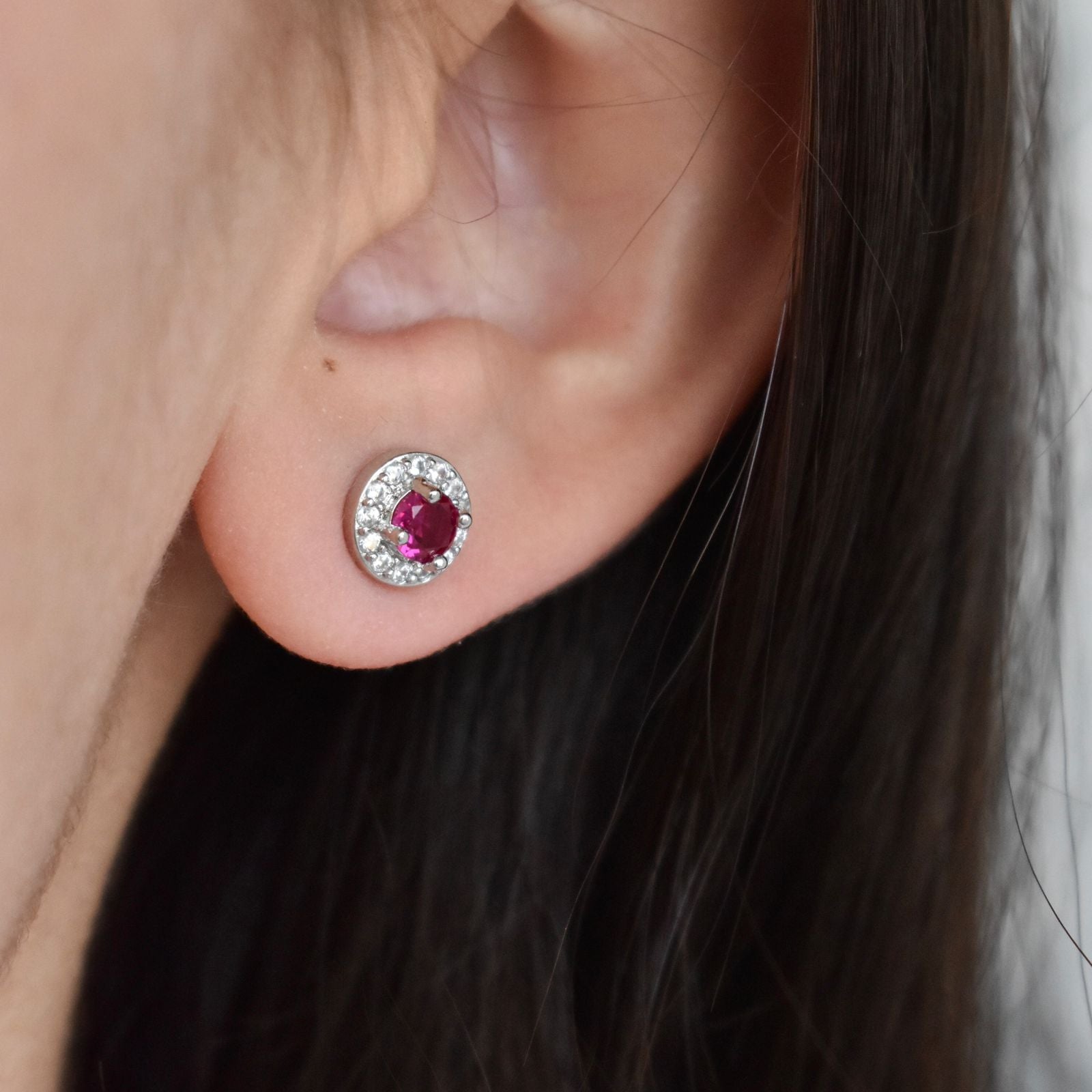 Aretes broquel diseño circonia rosa fuscia