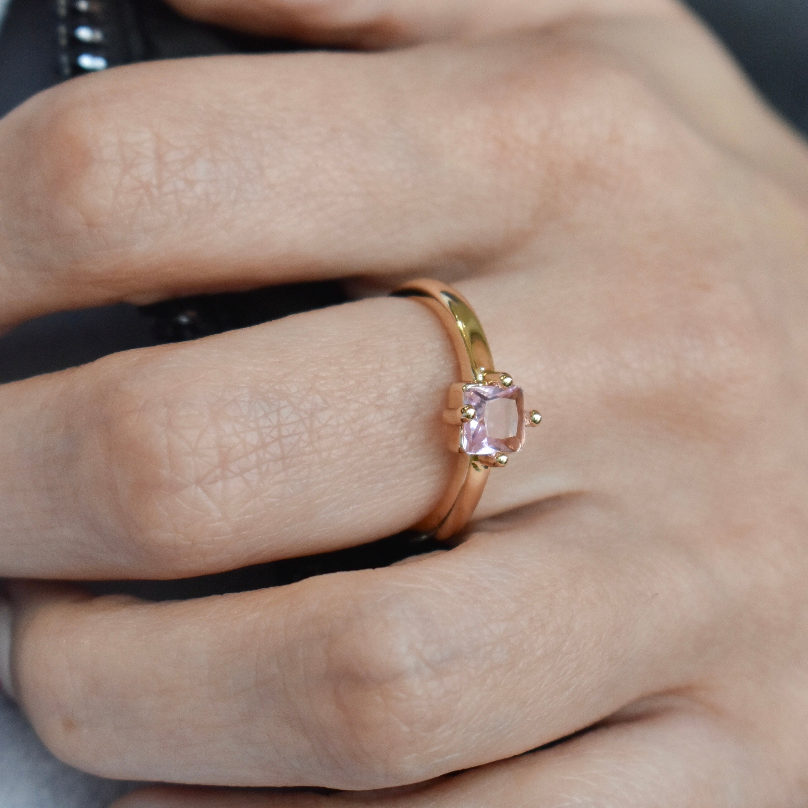 Anillo circonia rosa