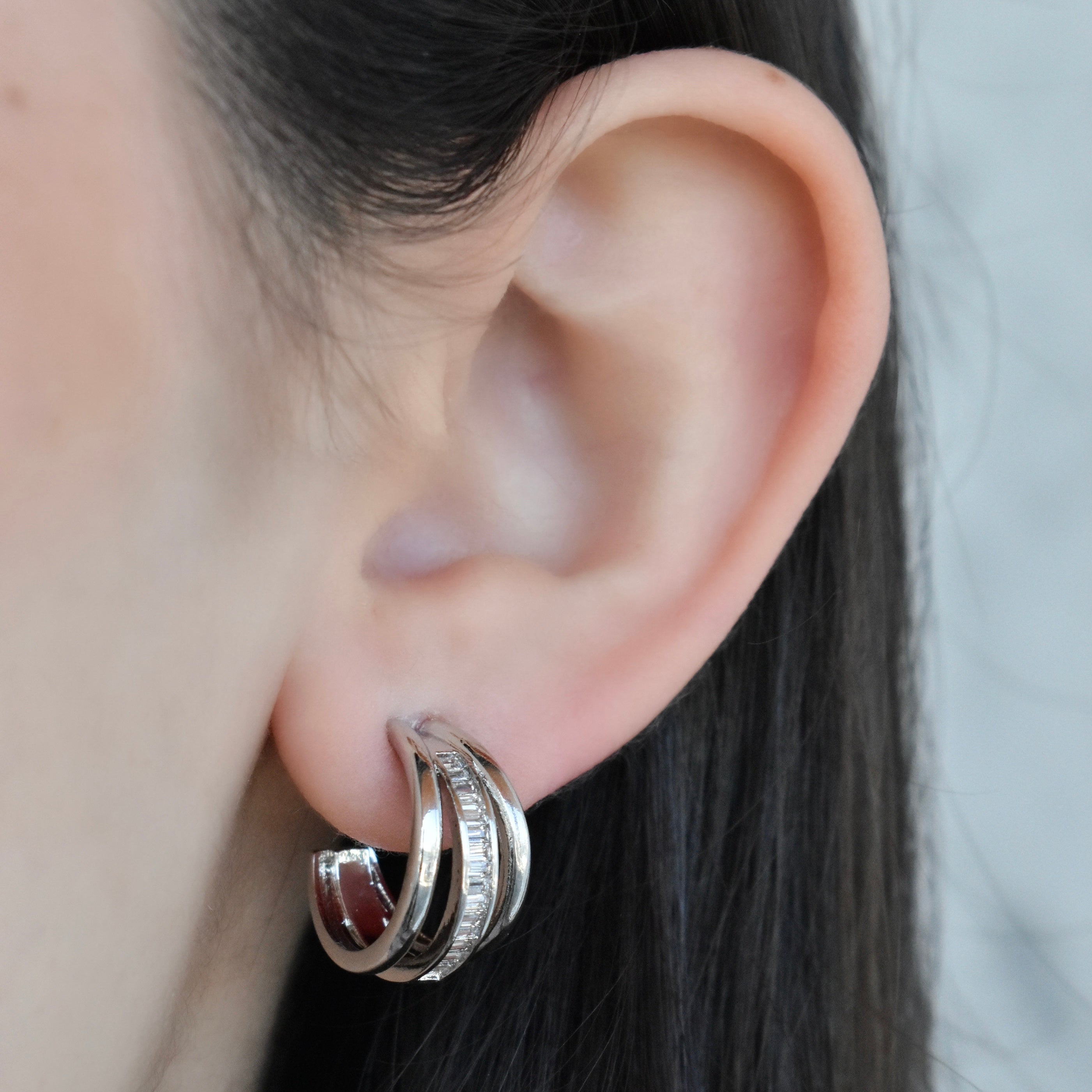 Arete mini arracada triple (dorado y plateado)