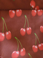 Pañuelo café cerezas rojas