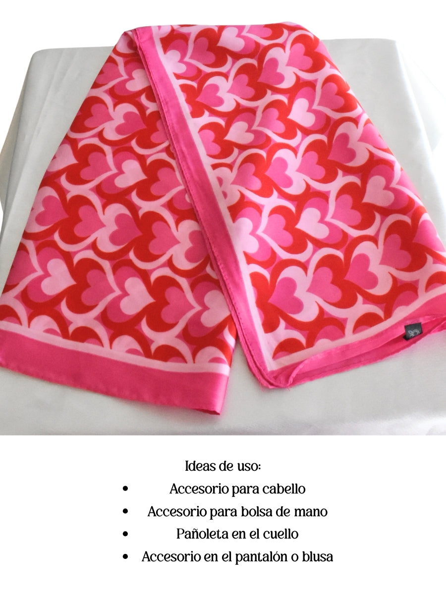 Pañuelo corazones rosas