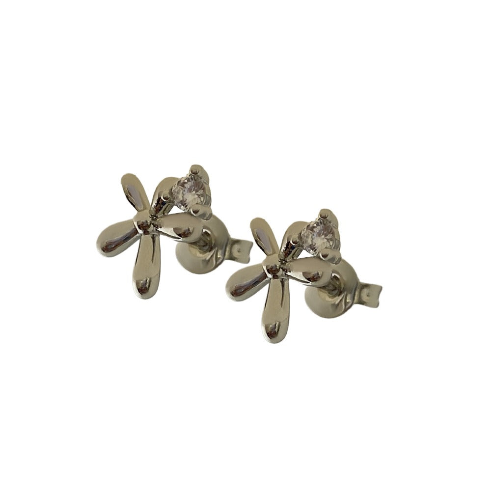 Aretes broquel flor plateada con circonia