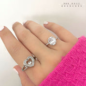 Anillo de plata con circonia ovalada